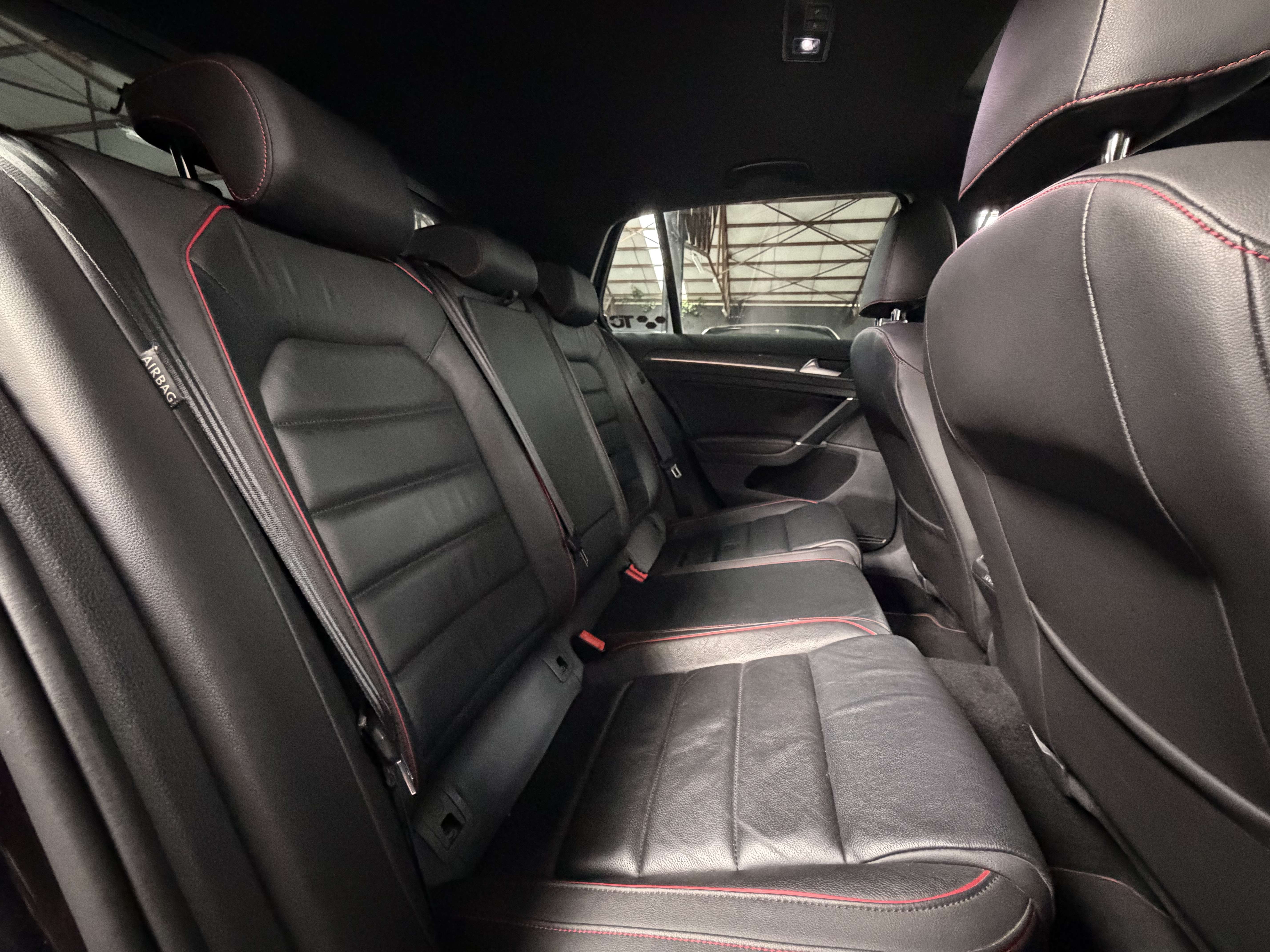 Volkswagen Golf GTI 2.0 TSI TCR * AKRA * PANO * SONO * GPS * CAMERA *