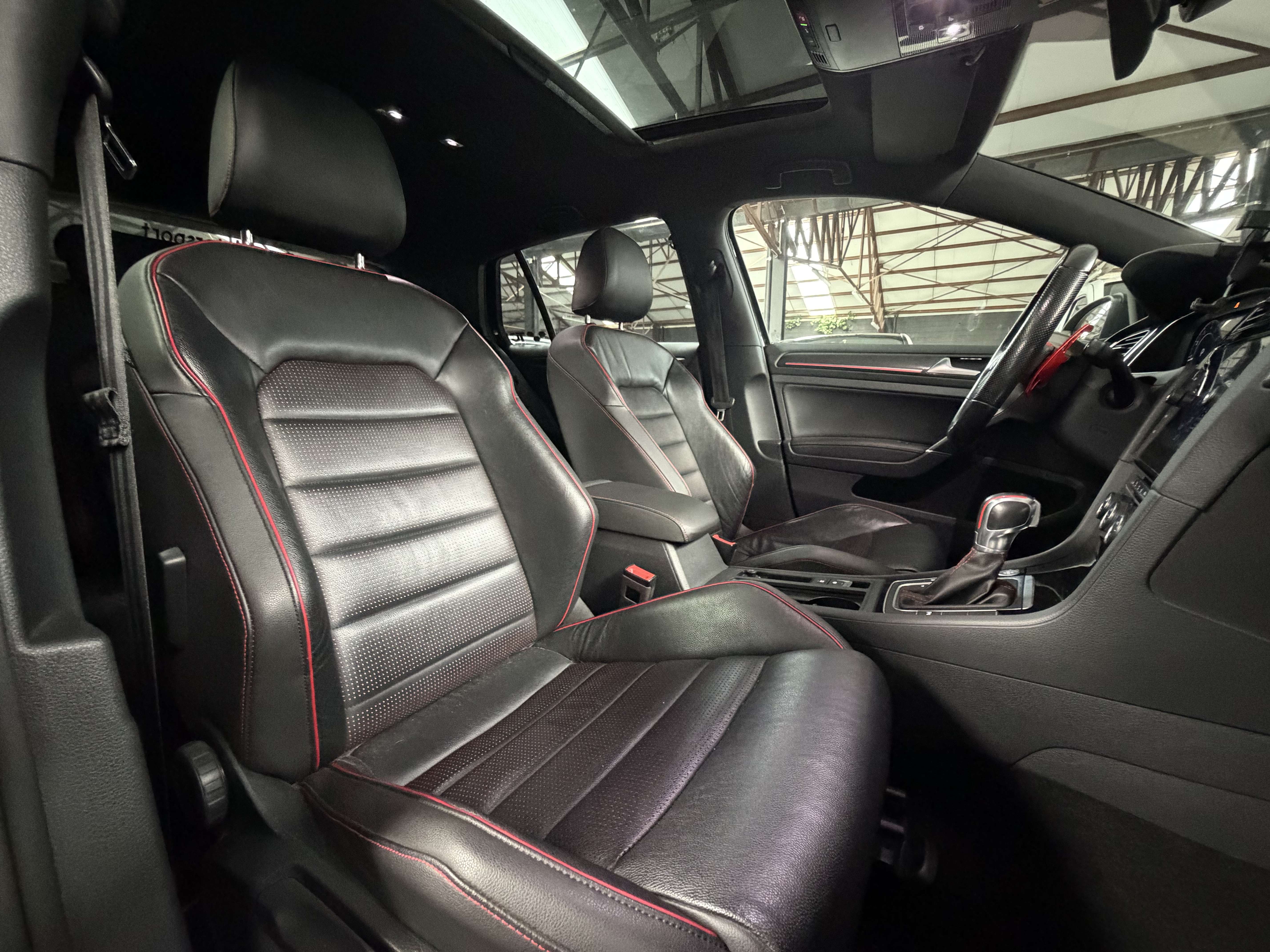 Volkswagen Golf GTI 2.0 TSI TCR * AKRA * PANO * SONO * GPS * CAMERA *