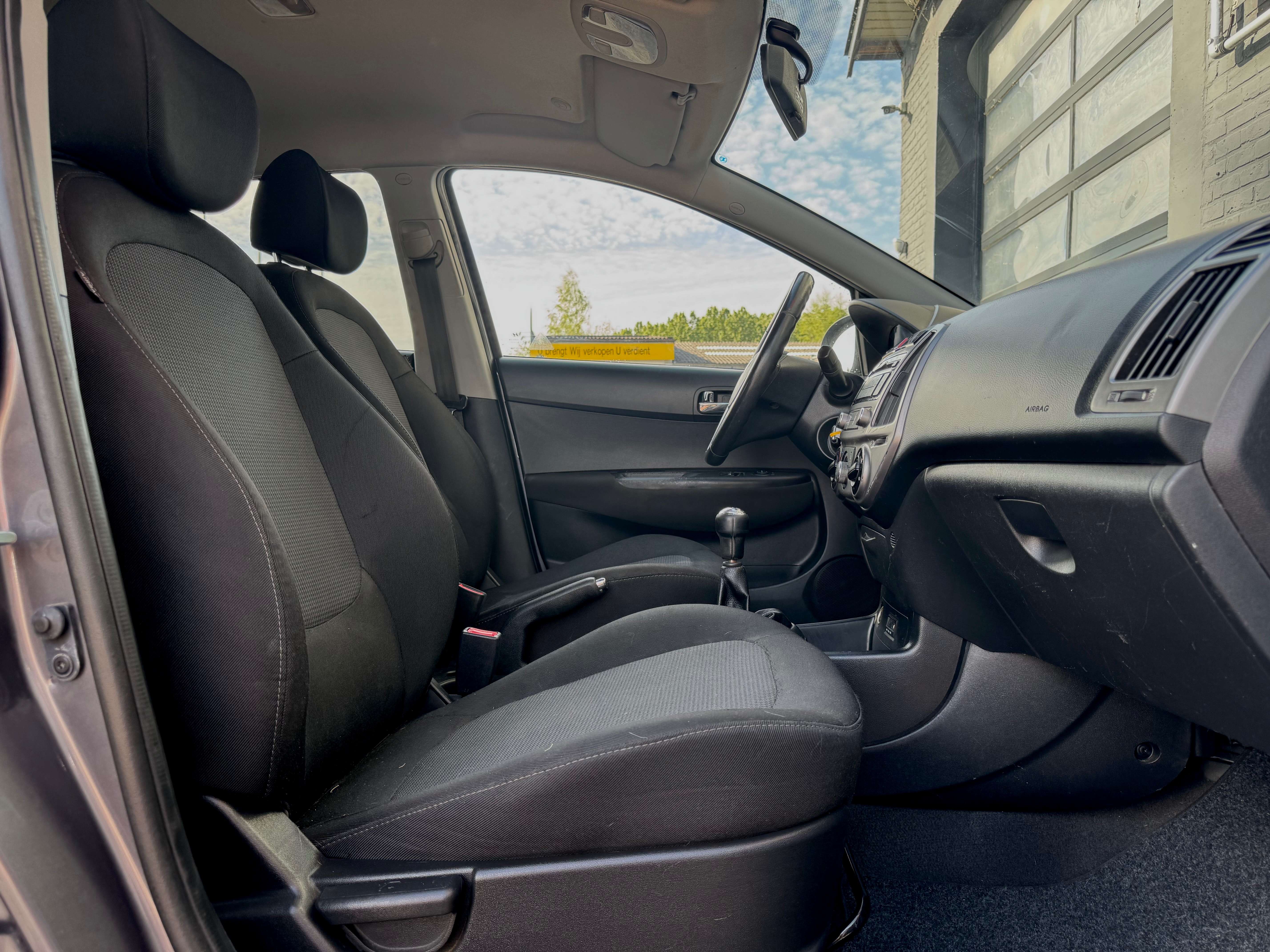Hyundai i20 1.2i * 67Dkm * Cruise * Airco * Garantie