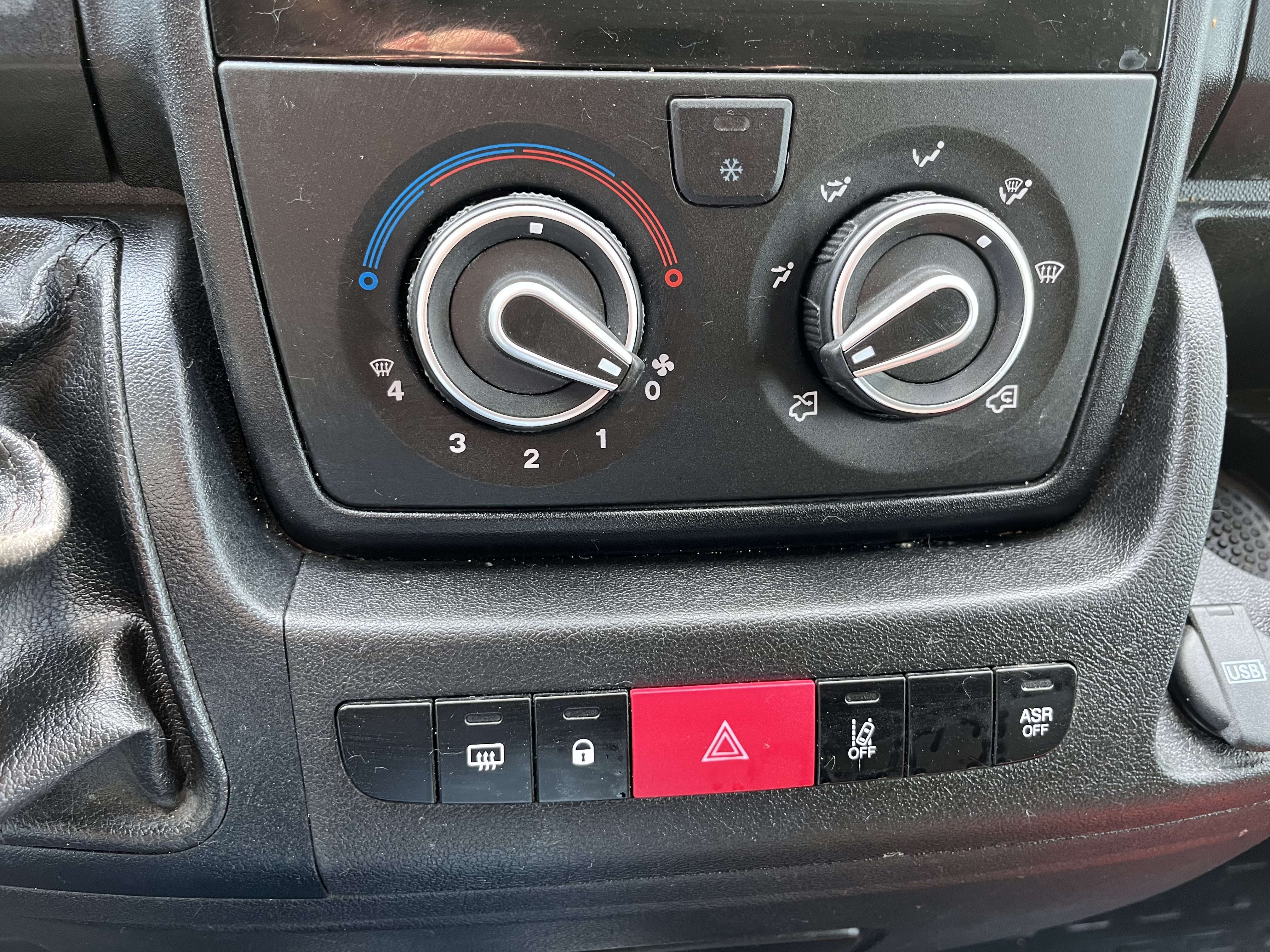 Peugeot Boxer L1H1 AIRCO -NAVI 12355€+BTW/TVA