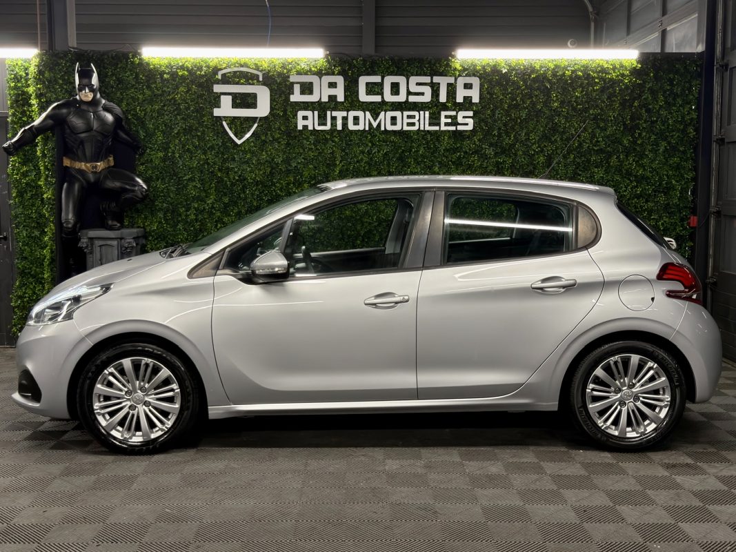 Peugeot 208 PHASE 2 II ALLURE 1.2 82 Cv 5 PORTES / ECRAN TACTILE CRIT AIR 1 - GARANTIE AN