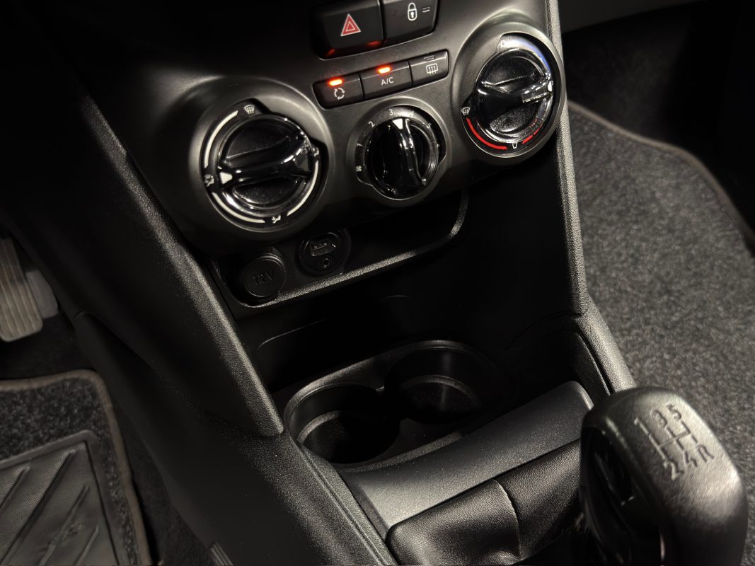 Peugeot 208 PHASE 2 II ALLURE 1.2 82 Cv 5 PORTES / ECRAN TACTILE CRIT AIR 1 - GARANTIE AN