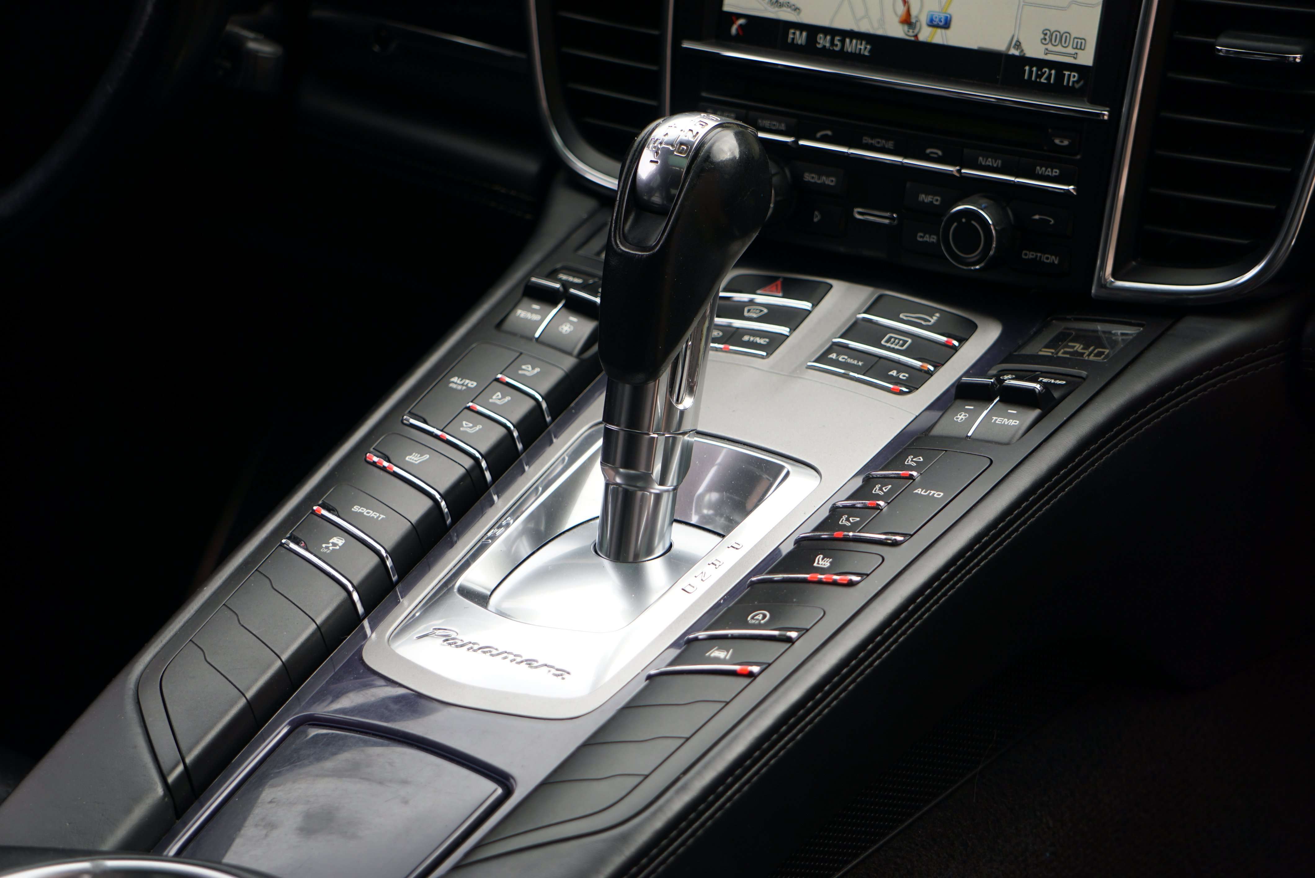 Porsche Panamera 3.0 D V6 FACELIFT TOIT OUVRANT DISTRONIC SOFTCLOSE CAMERA LED