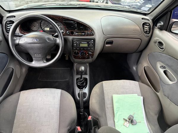 Ford Fiesta IV 1.8 Di 75cv Ghia (111.784kms - Garantie & Révisée ✅)