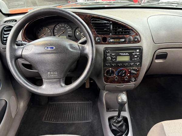 Ford Fiesta IV 1.8 Di 75cv Ghia (111.784kms - Garantie & Révisée ✅)