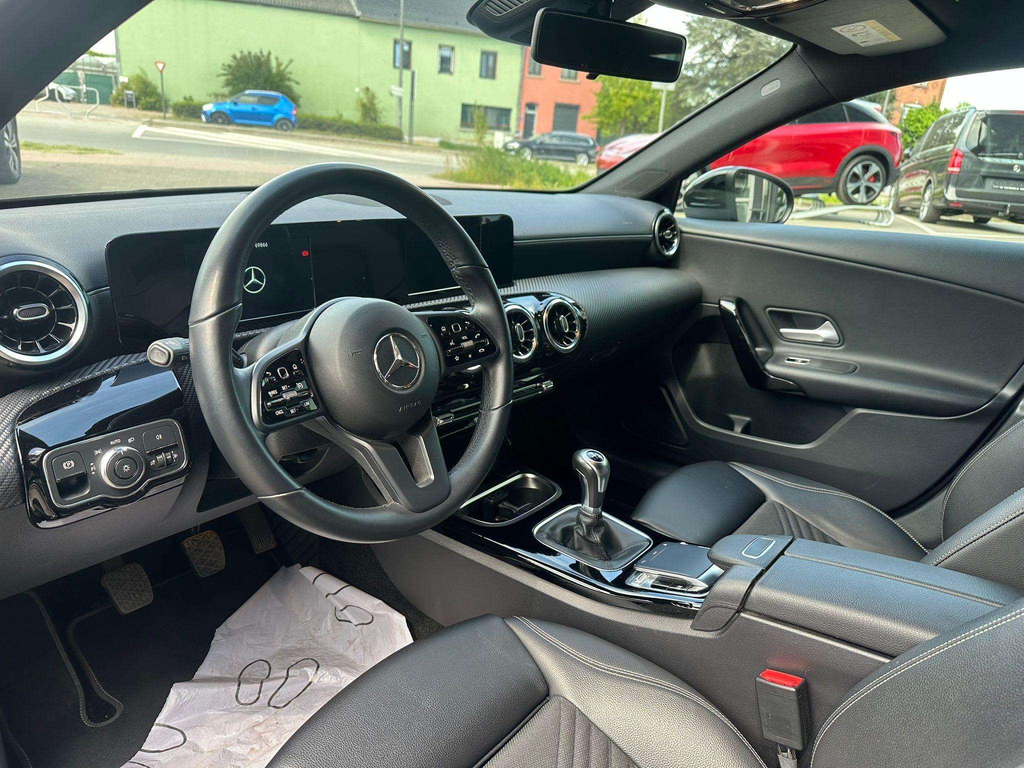 Mercedes-Benz A 180 A Business Solution Essential