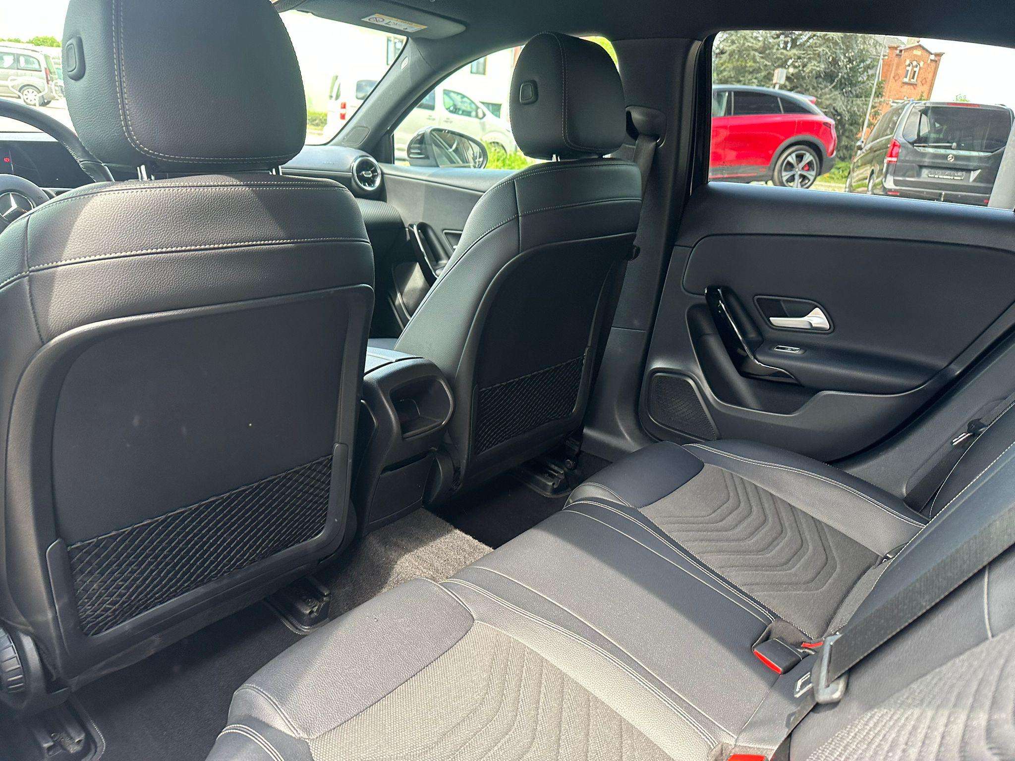 Mercedes-Benz A 180 A Business Solution Essential