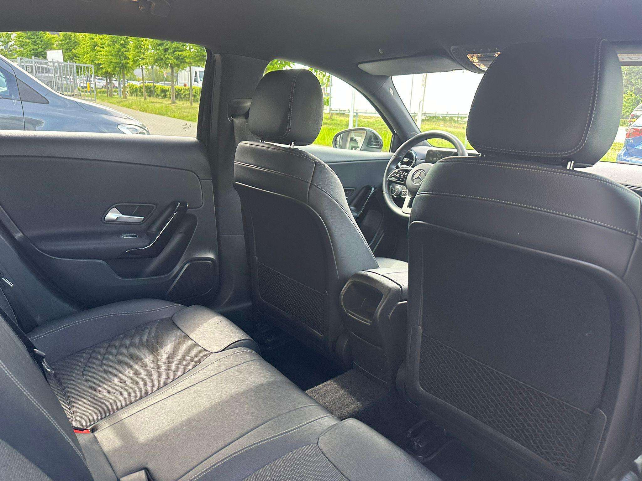 Mercedes-Benz A 180 A Business Solution Essential