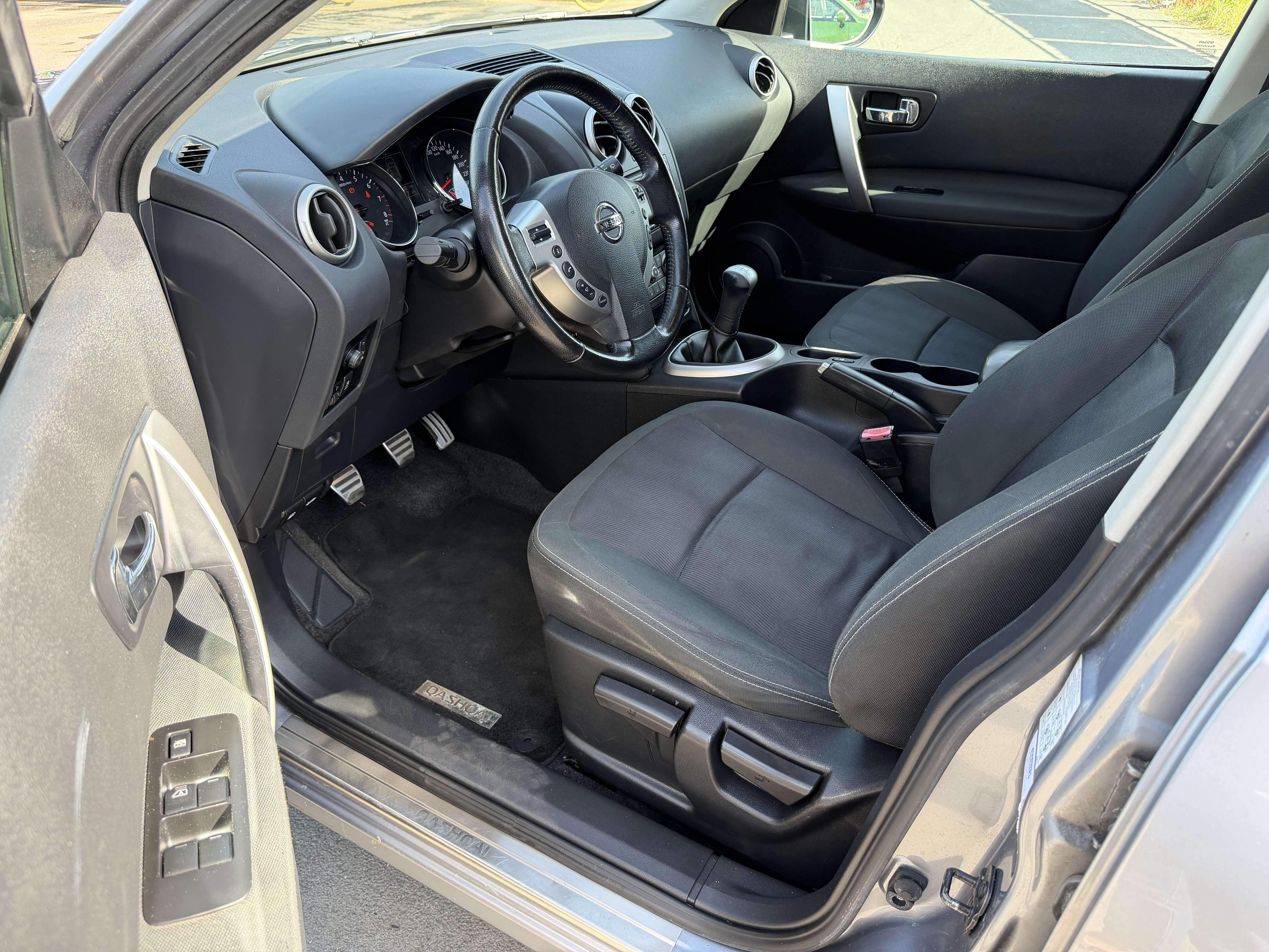 Nissan Qashqai 1.6i*NAVI*CAMERA*PANO*BT*USB* Garantie 12 Mois