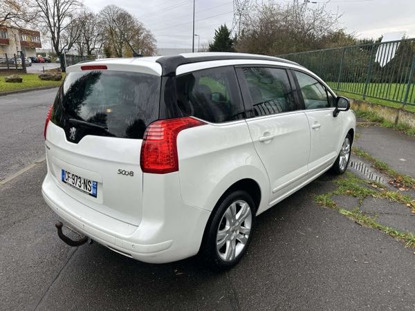 Peugeot 5008 1.6 HDI 112 FAP ALLURE