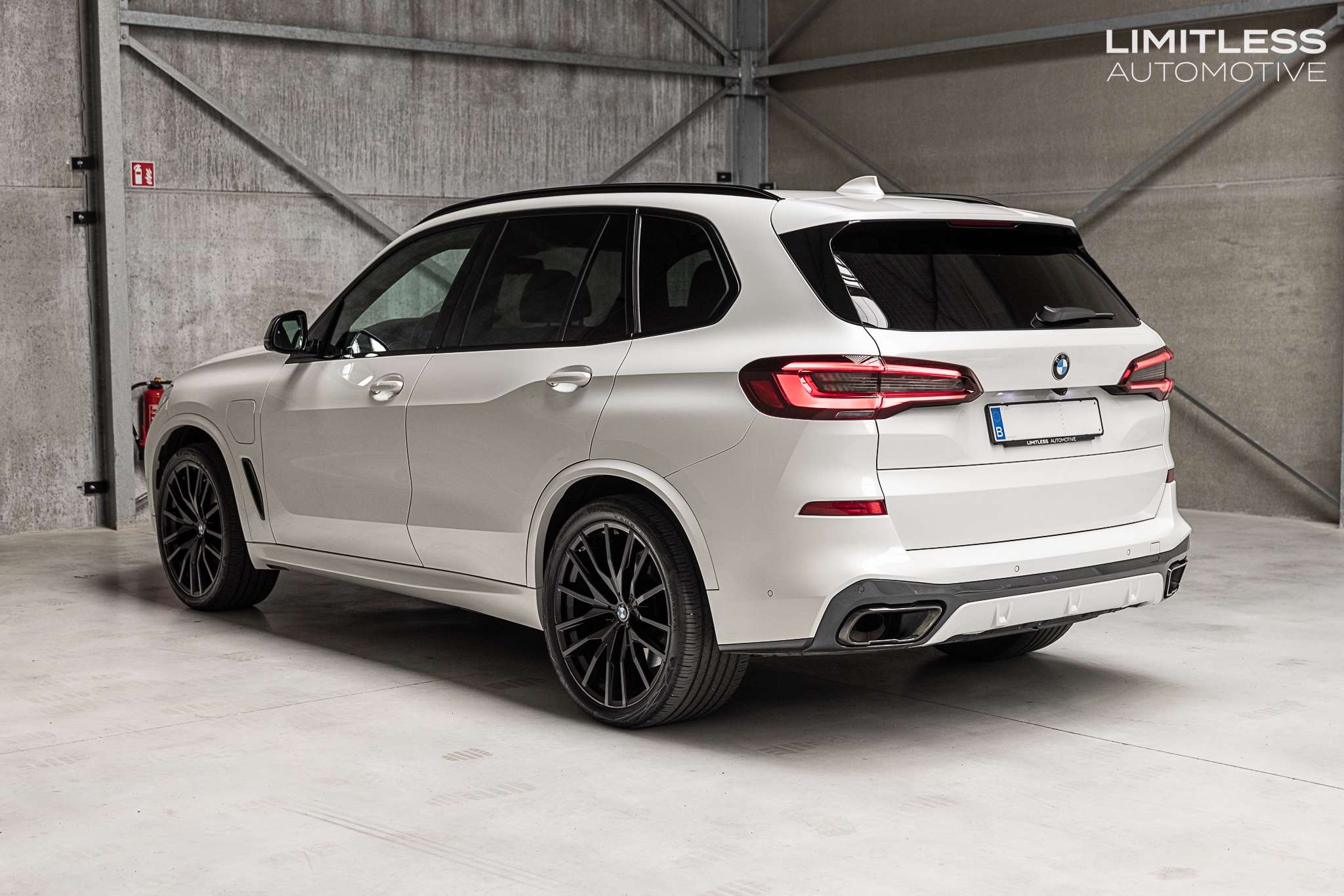 BMW X5 xDrive45e | M Sport / 22" / LED / Carbon / FULL / VAT-qualified
