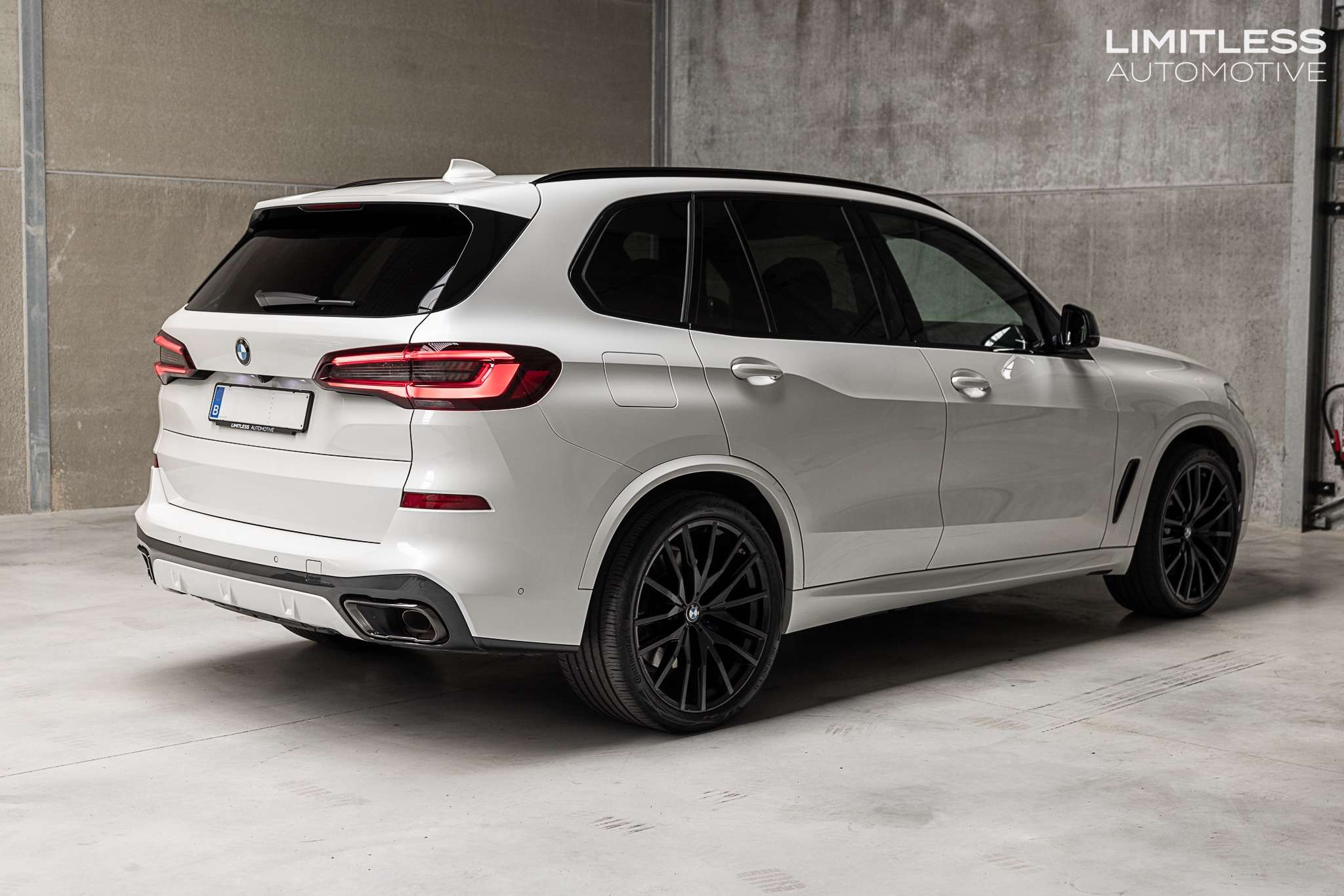 BMW X5 xDrive45e | M Sport / 22" / LED / Carbon / FULL / VAT-qualified