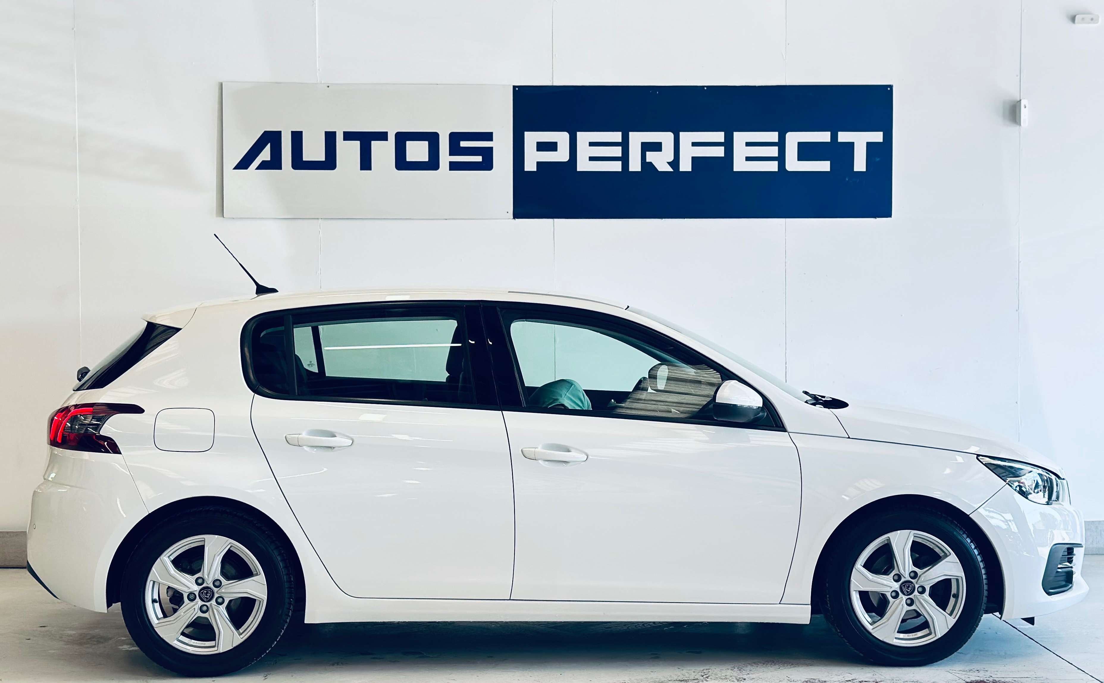 Peugeot 308 1.2 CAMERA NAVI PDC CLIM XENON CUIR LIM CRUISE JA16