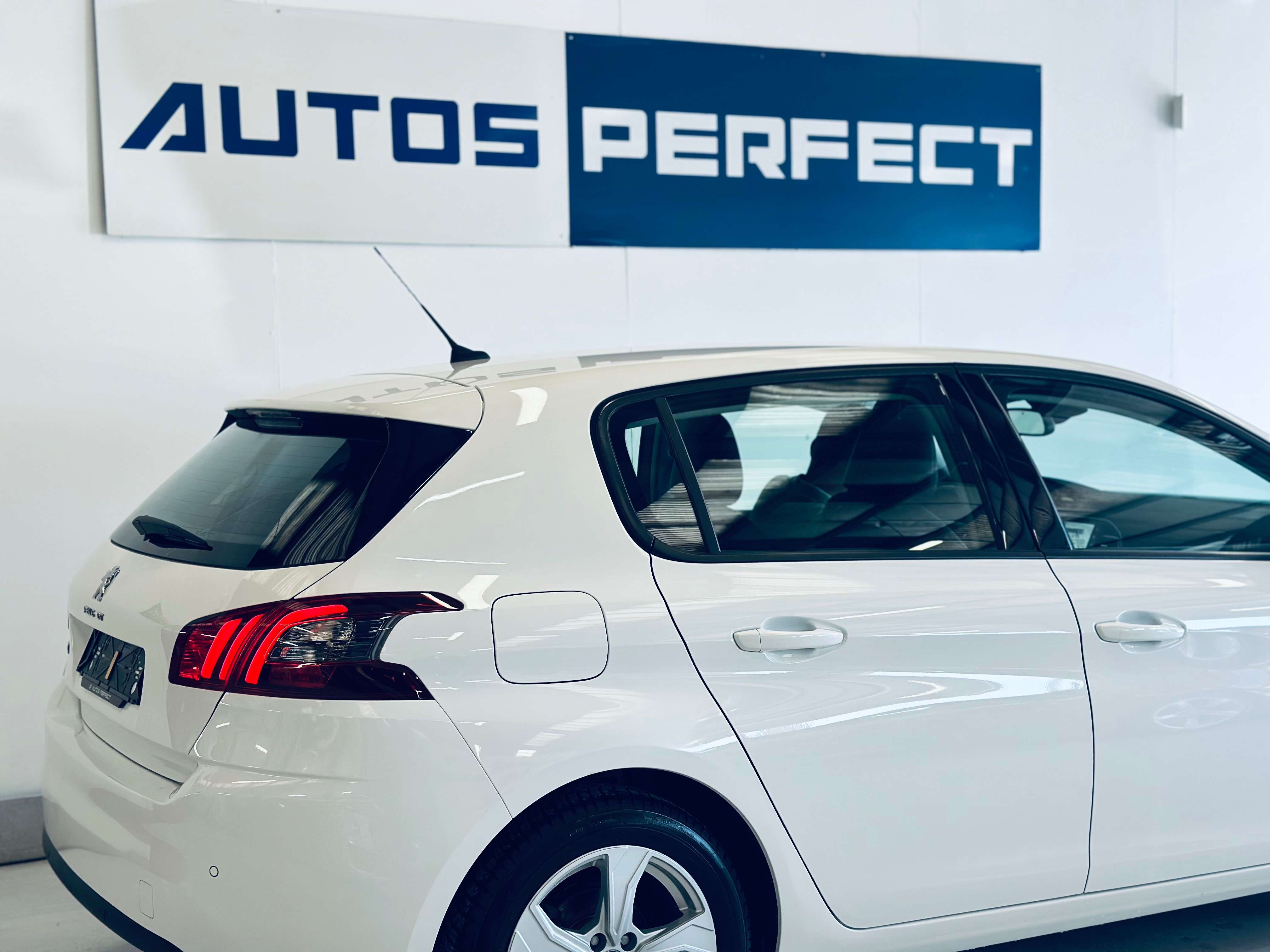 Peugeot 308 1.2 CAMERA NAVI PDC CLIM XENON CUIR LIM CRUISE JA16