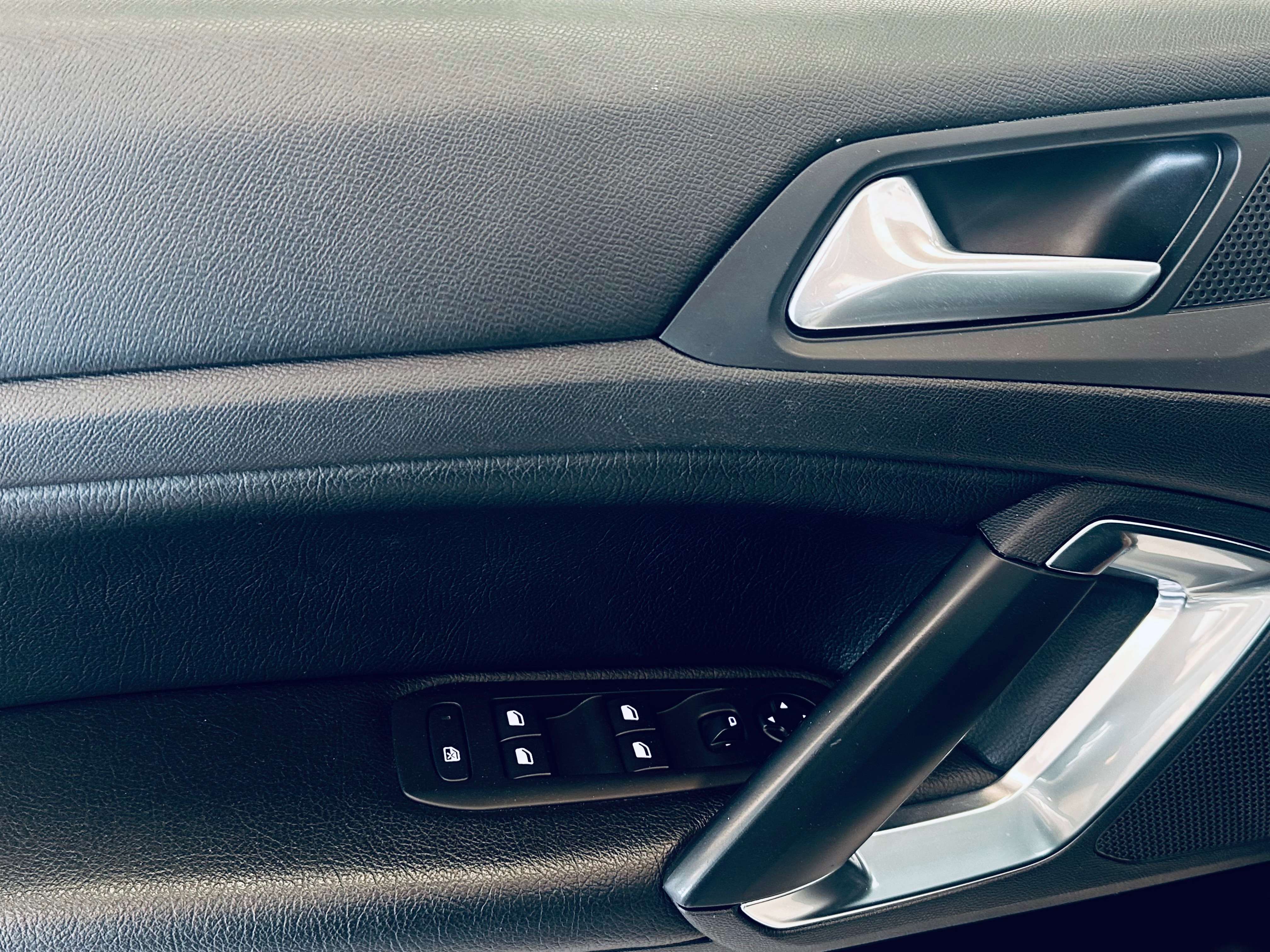 Peugeot 308 1.2 CAMERA NAVI PDC CLIM XENON CUIR LIM CRUISE JA16