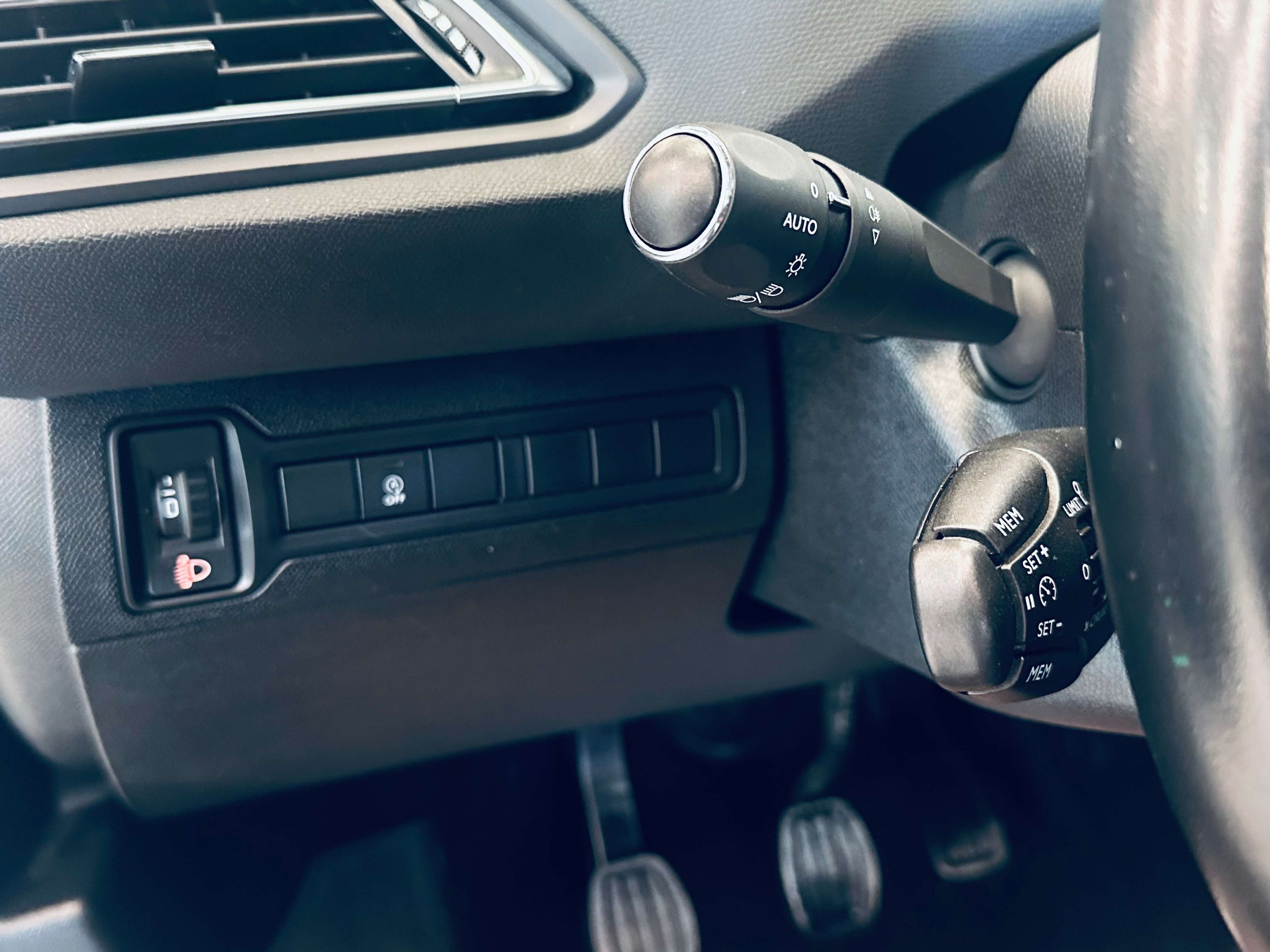 Peugeot 308 1.2 CAMERA NAVI PDC CLIM XENON CUIR LIM CRUISE JA16