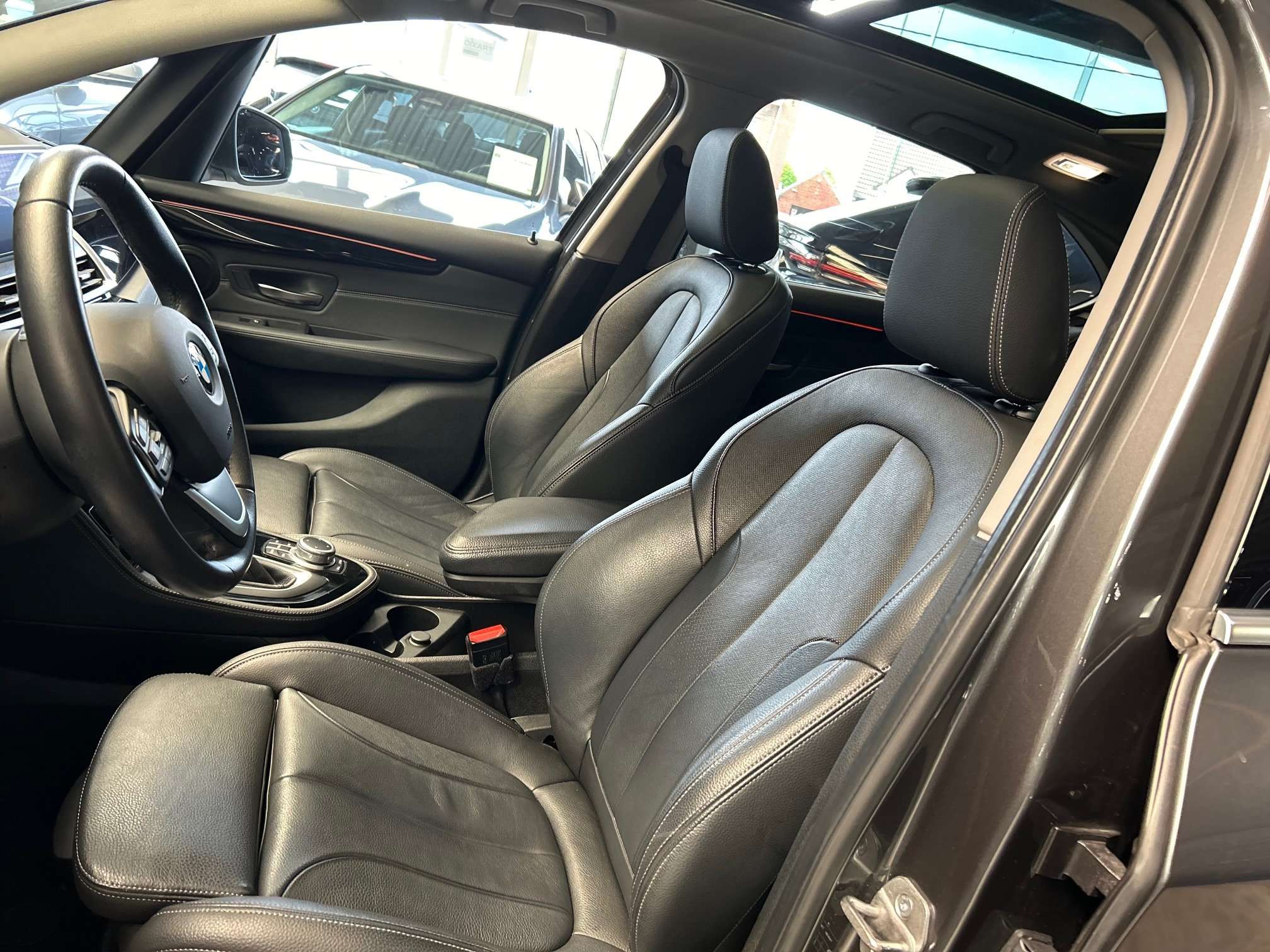 BMW 225 xe Luxury Alu17"/Pano/Cam/Leder/Led/Hud/Keyless *1j garantie*
