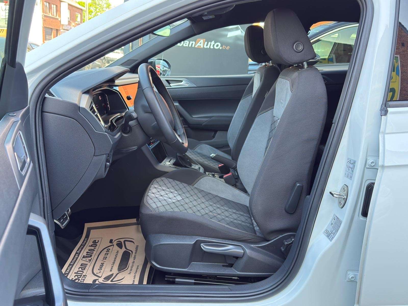 Volkswagen Taigo Taigo 1.0 TSI R-Line DSG AUTOMATIQUE • FULL OPTION