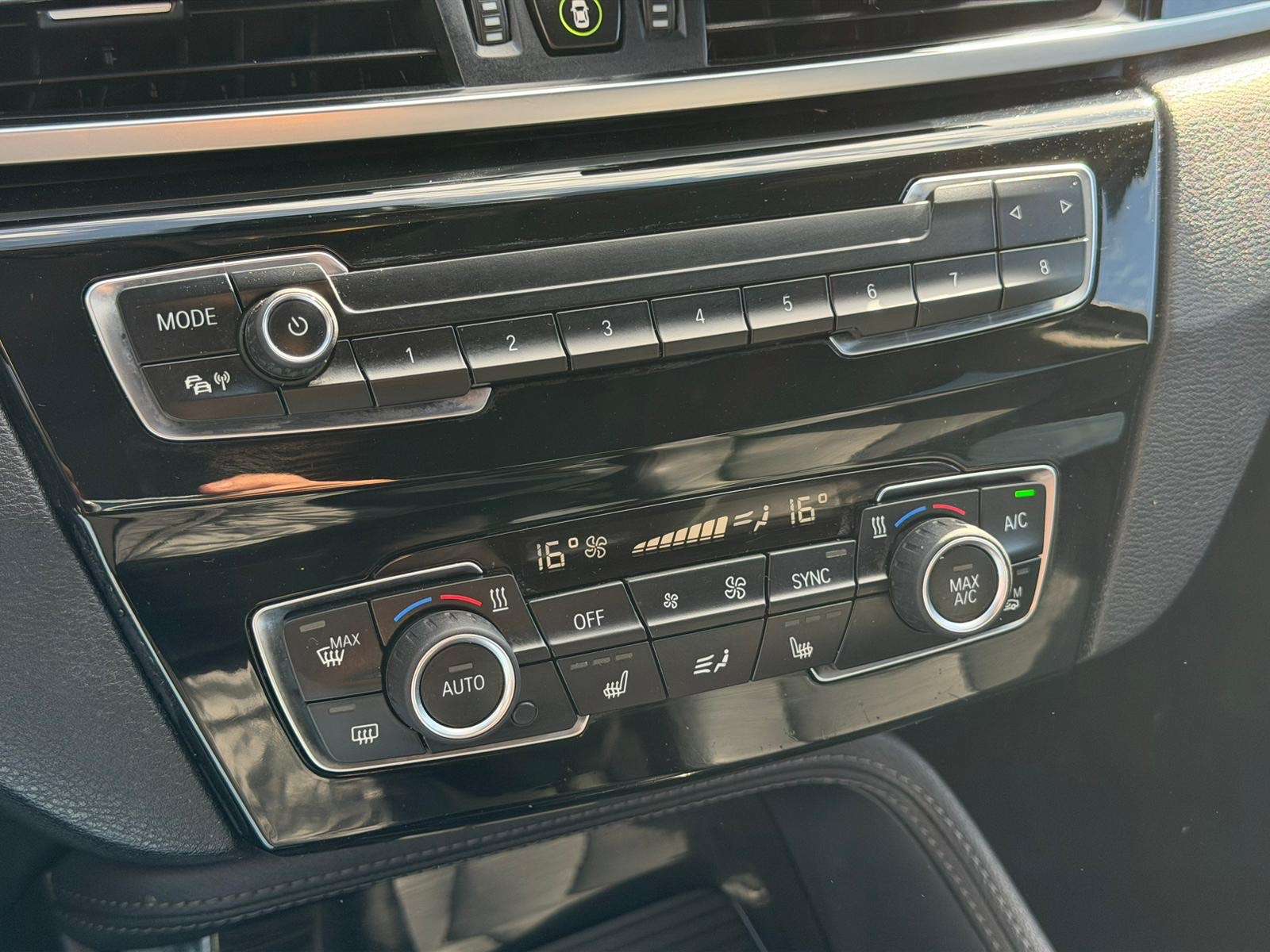 BMW X1 X1 2.0 d sDrive18 - Full LED - Cuir - Navigation - Euro 6b