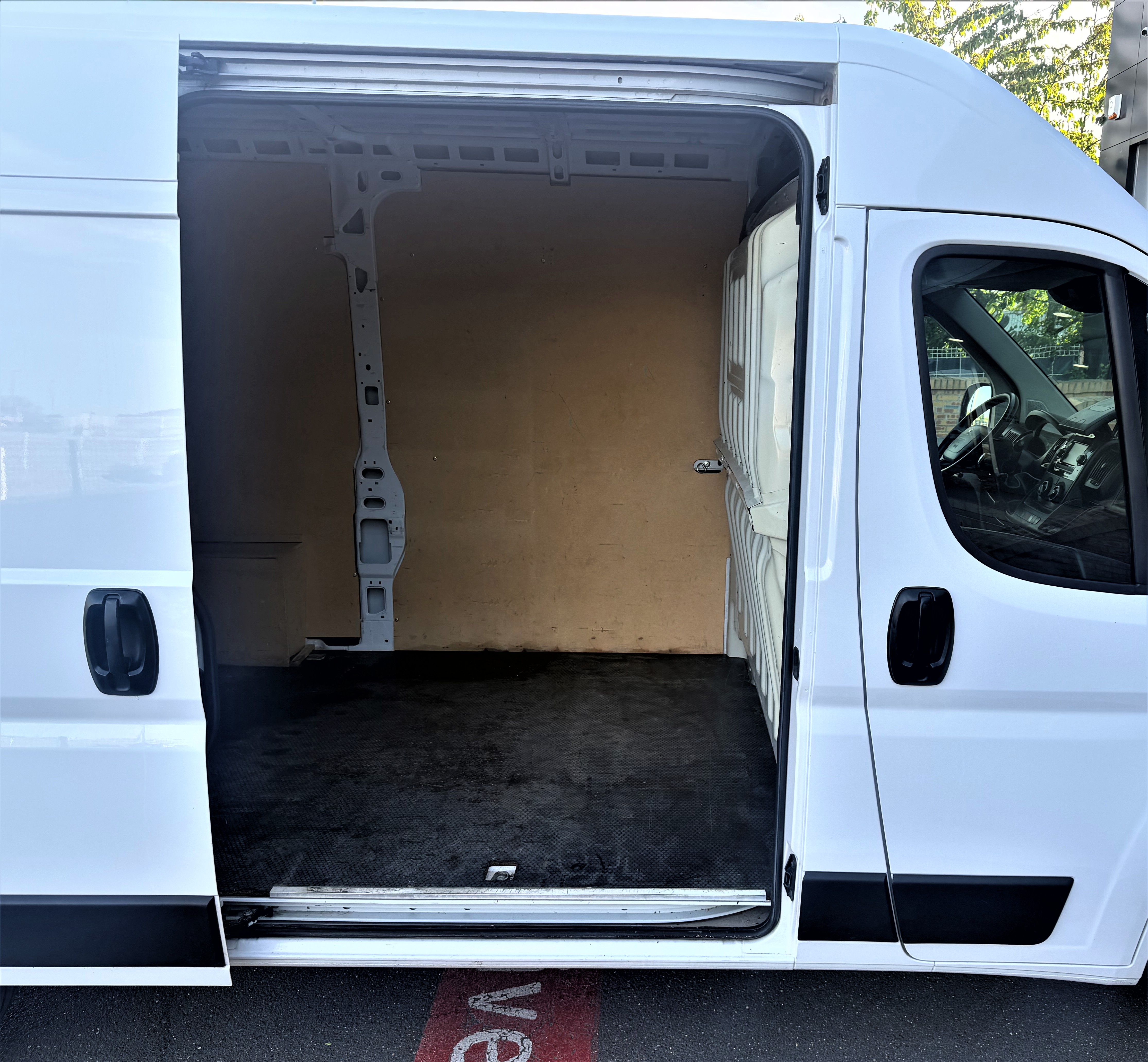 Peugeot Boxer II (2) 2.2 HDI 140 S&S FG 333 L2H2 Asphalte Design' 1er Main
