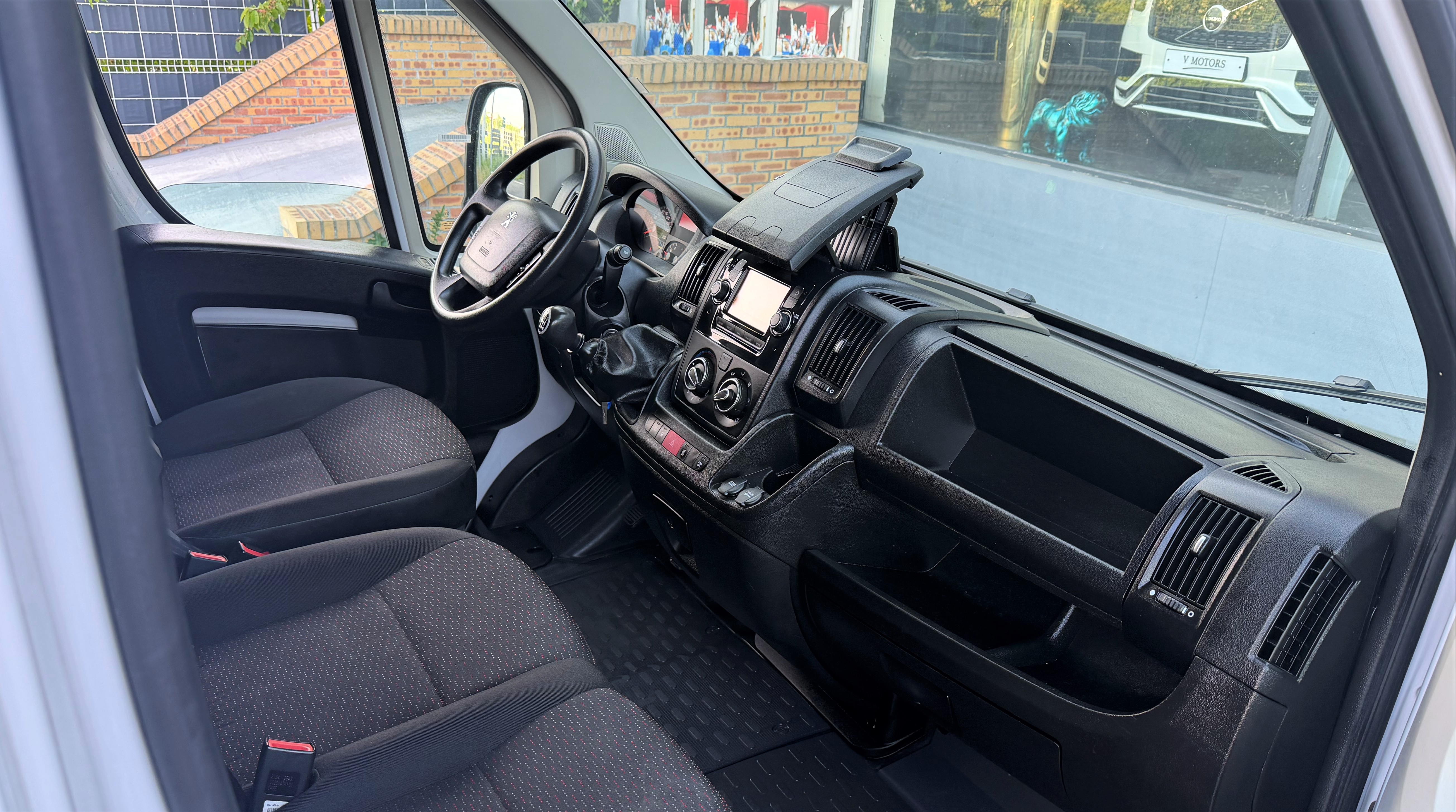 Peugeot Boxer II (2) 2.2 HDI 140 S&S FG 333 L2H2 Asphalte Design' 1er Main