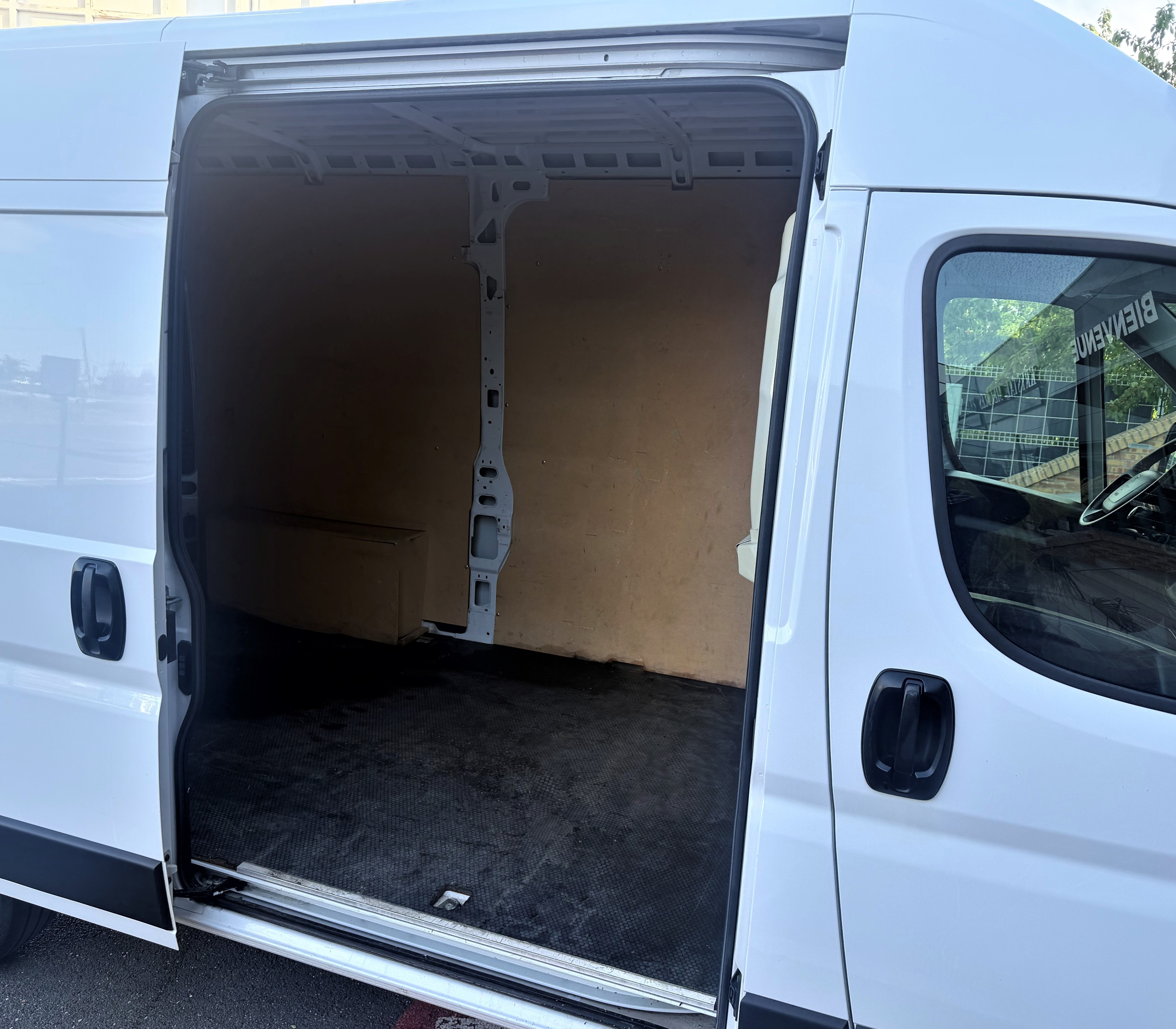 Peugeot Boxer II (2) 2.2 HDI 140 S&S FG 333 L2H2 Asphalte Design' 1er Main