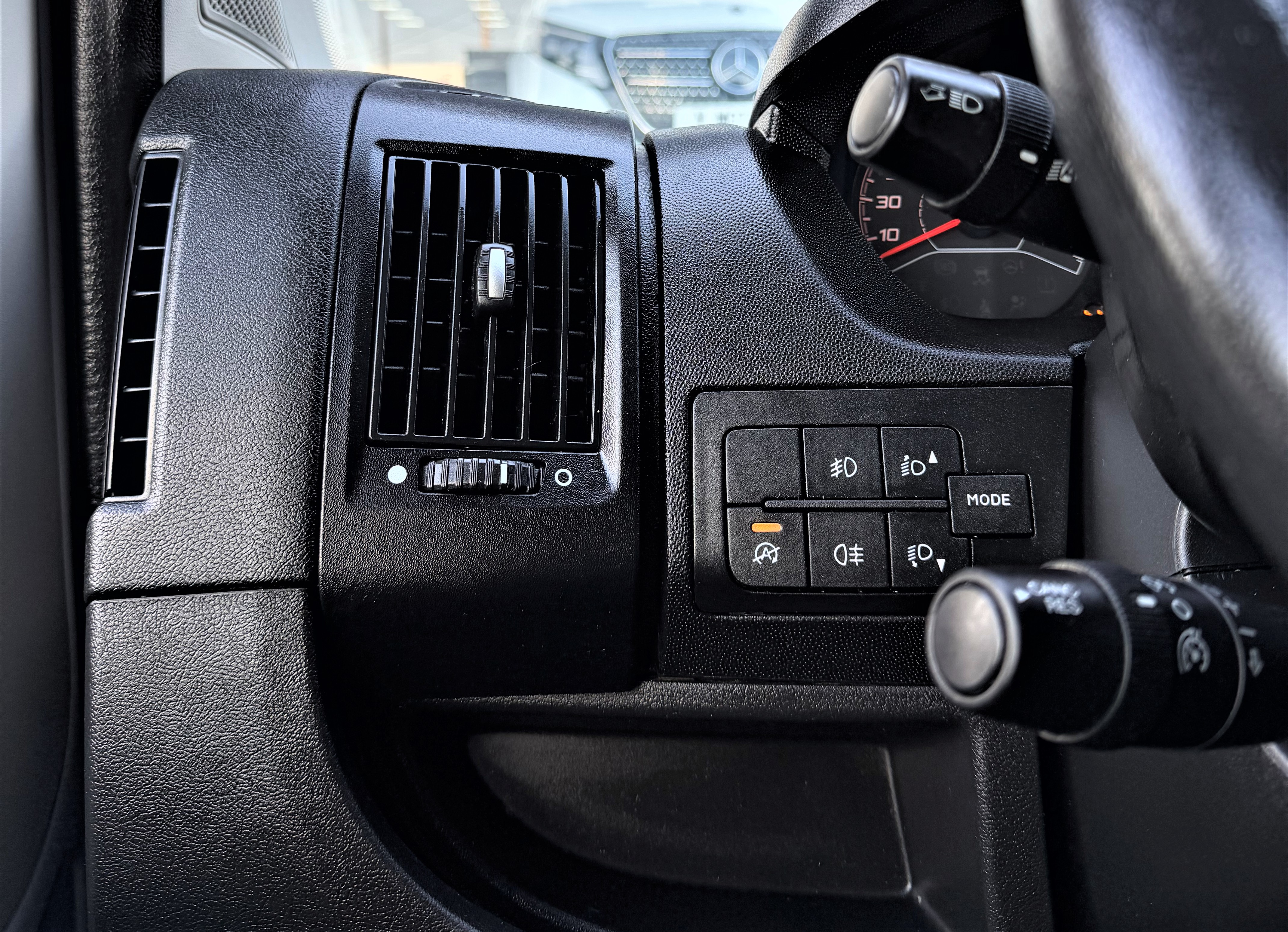 Peugeot Boxer II (2) 2.2 HDI 140 S&S FG 333 L2H2 Asphalte Design' 1er Main
