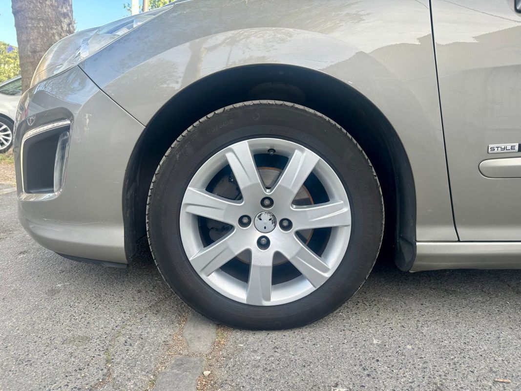 Peugeot 308 1.6 e-HDi 115 STYLE