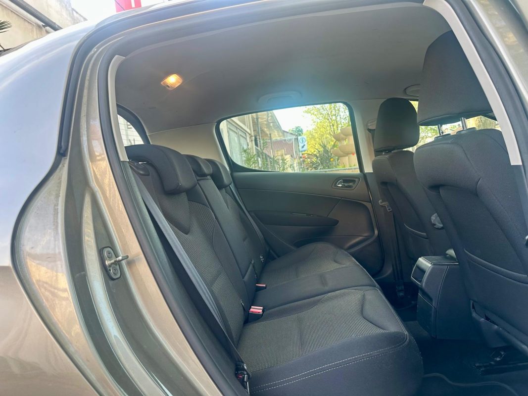 Peugeot 308 1.6 e-HDi 115 STYLE