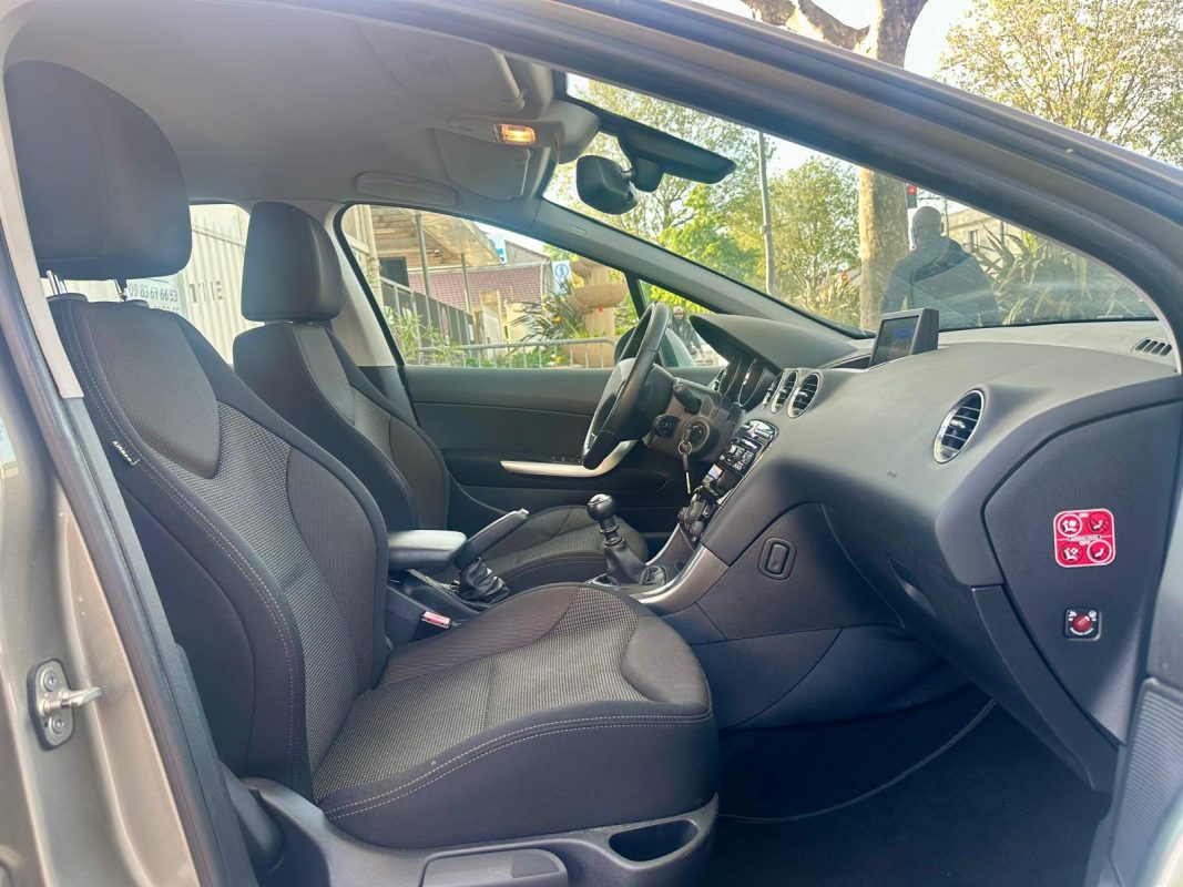 Peugeot 308 1.6 e-HDi 115 STYLE