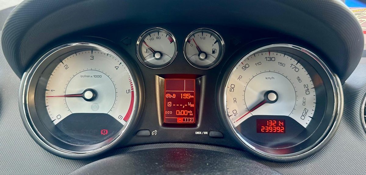 Peugeot 308 1.6 e-HDi 115 STYLE