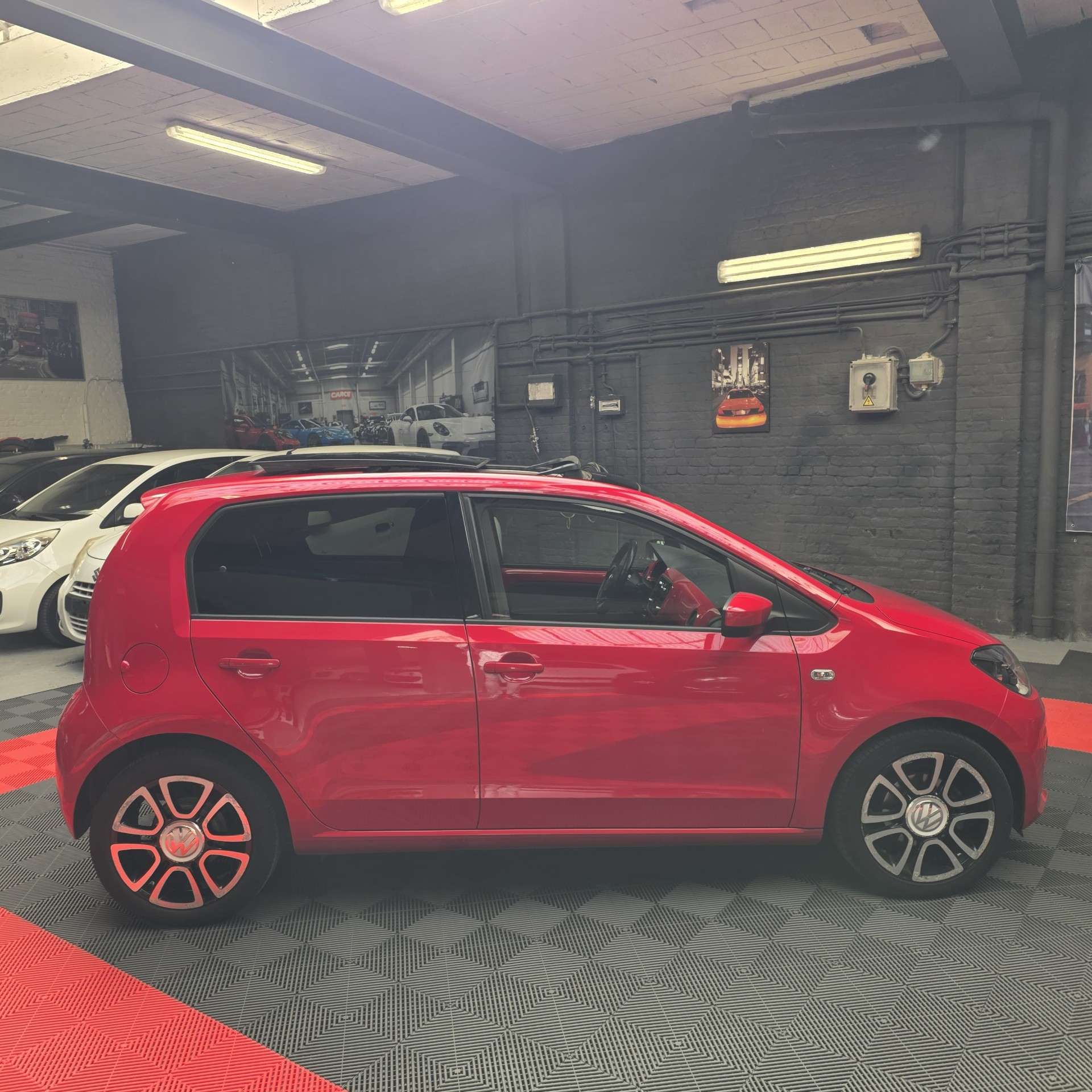 Volkswagen up! 1.0i High Up! BleueMotion Tech 12 MOIS de garantie