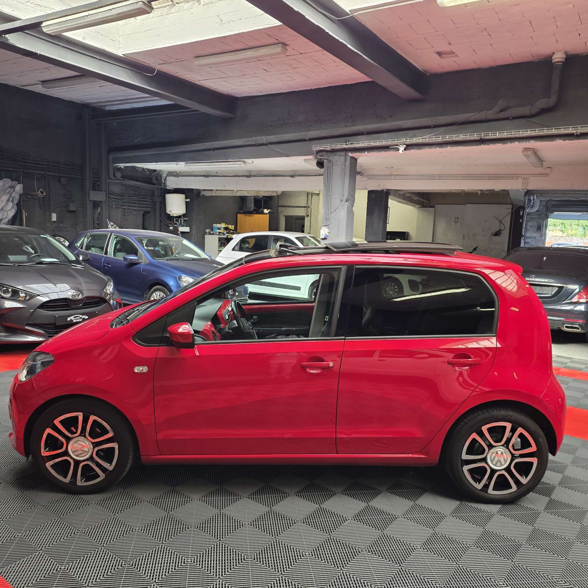 Volkswagen up! 1.0i High Up! BleueMotion Tech 12 MOIS de garantie