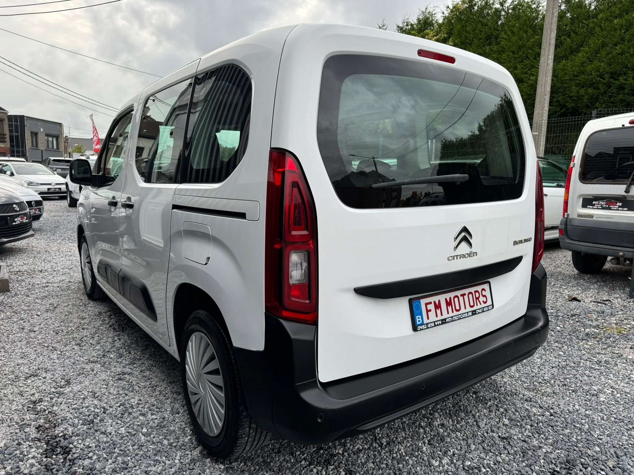 Peugeot Partner Berlingo 1.5 BlueHDi / 1e Main / 5 Places / Entretien + CT + Garantie 1 an