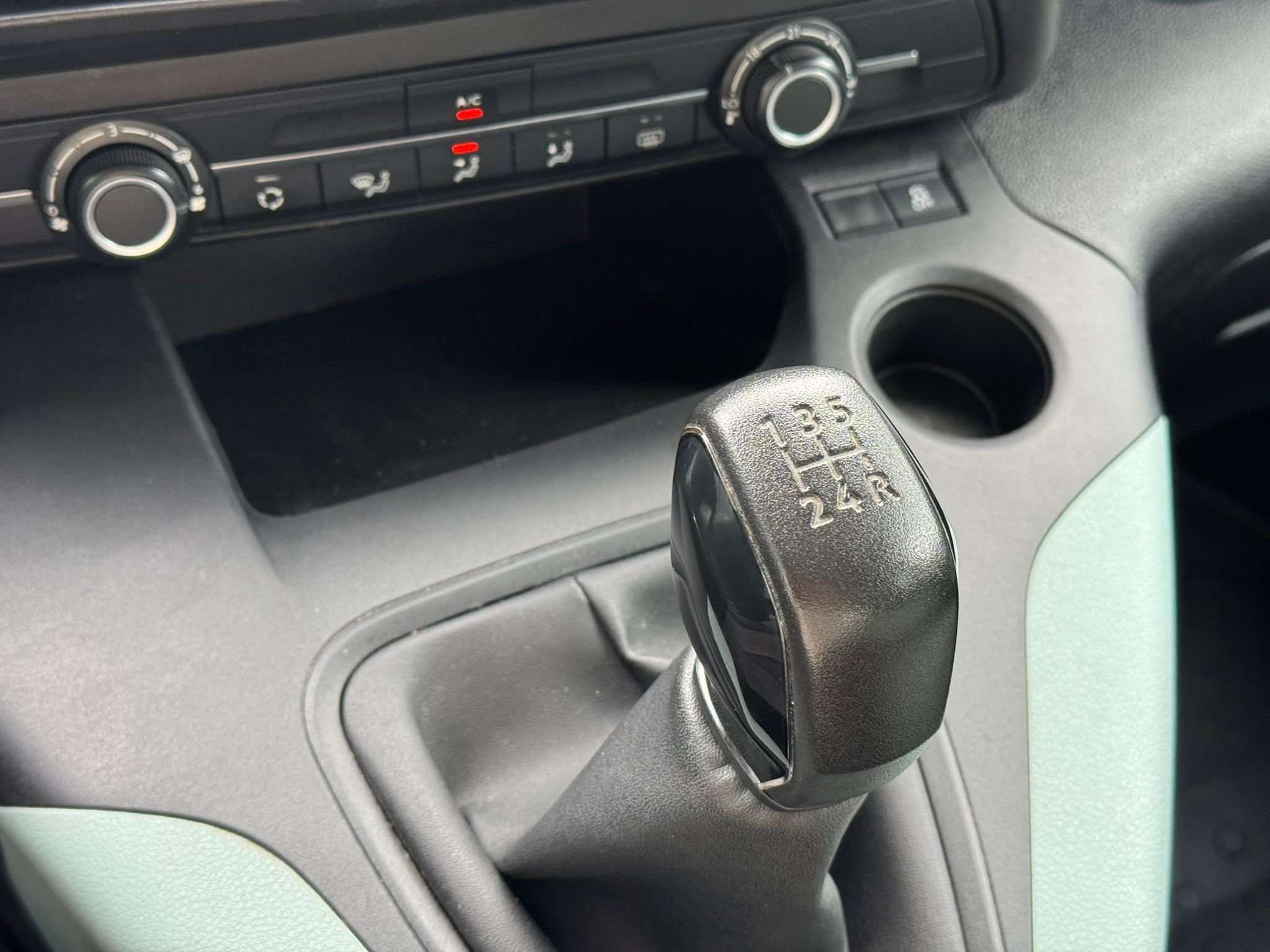 Peugeot Partner Berlingo 1.5 BlueHDi / 1e Main / 5 Places / Entretien + CT + Garantie 1 an