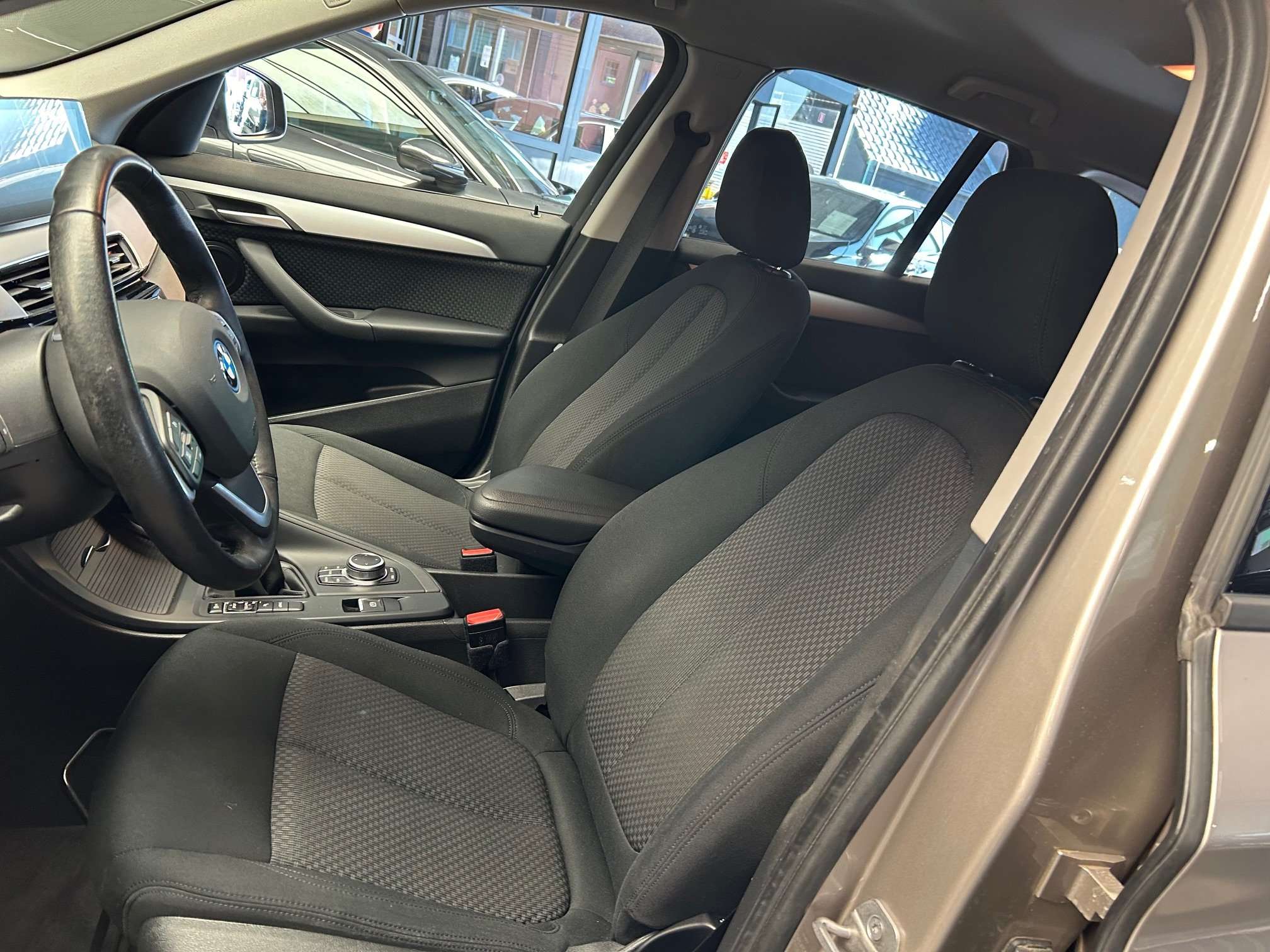 BMW X1 xDrive25e Led/Hud/GpsPro/Cam/Keyless/VerwZet *1j garantie*