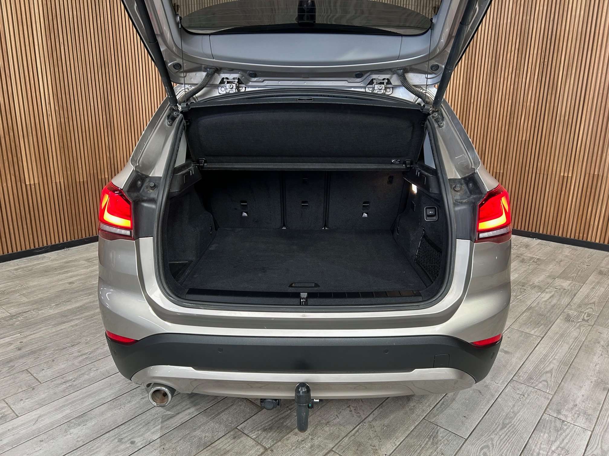 BMW X1 xDrive25e Led/Hud/GpsPro/Cam/Keyless/VerwZet *1j garantie*