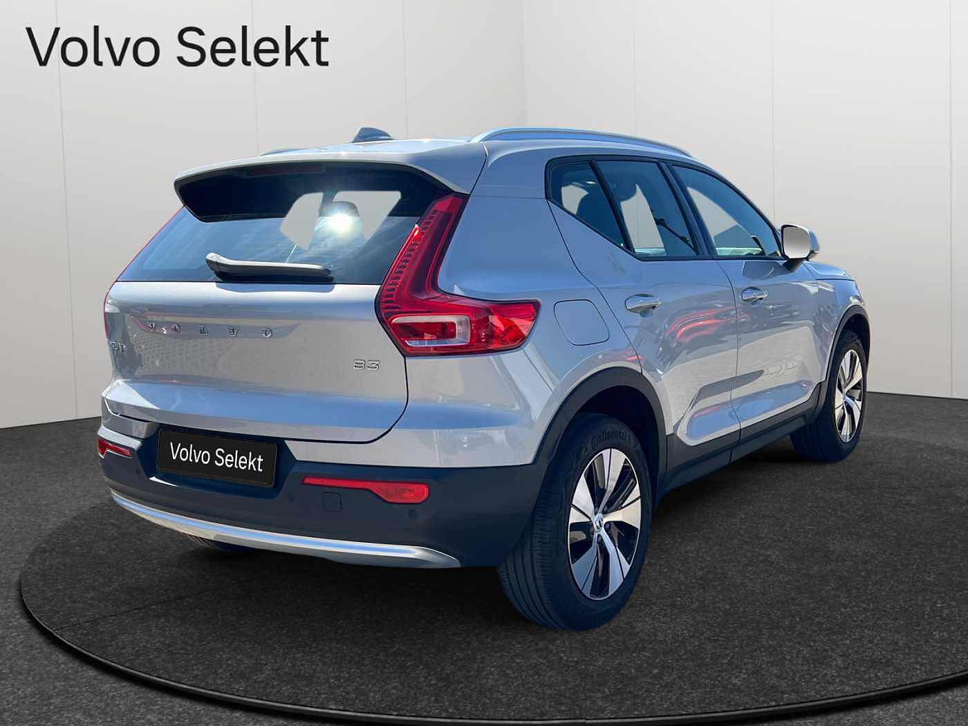 Volvo XC40 XC40 Core, B3 Micro-hybride (MHEV), Essence