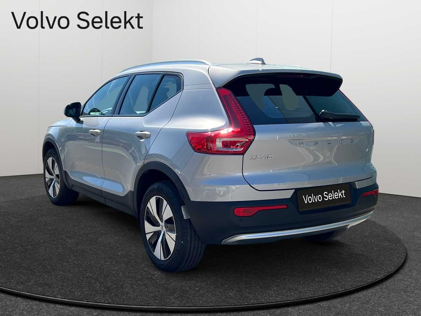 Volvo XC40 XC40 Core, B3 Micro-hybride (MHEV), Essence