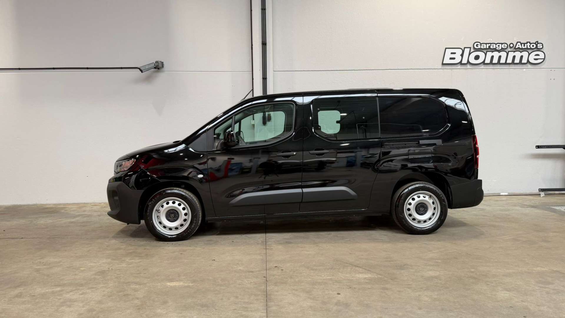 Peugeot Partner 1.5 BlueHDi 130 EAT8 L2 DC / 5 zit / L. vracht ! 1