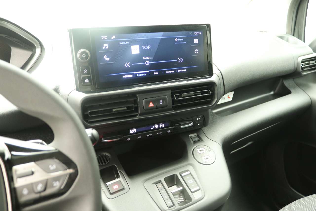 Peugeot Partner 1.5 BlueHDi 130 EAT8 L2 DC / 5 zit / L. vracht ! 1