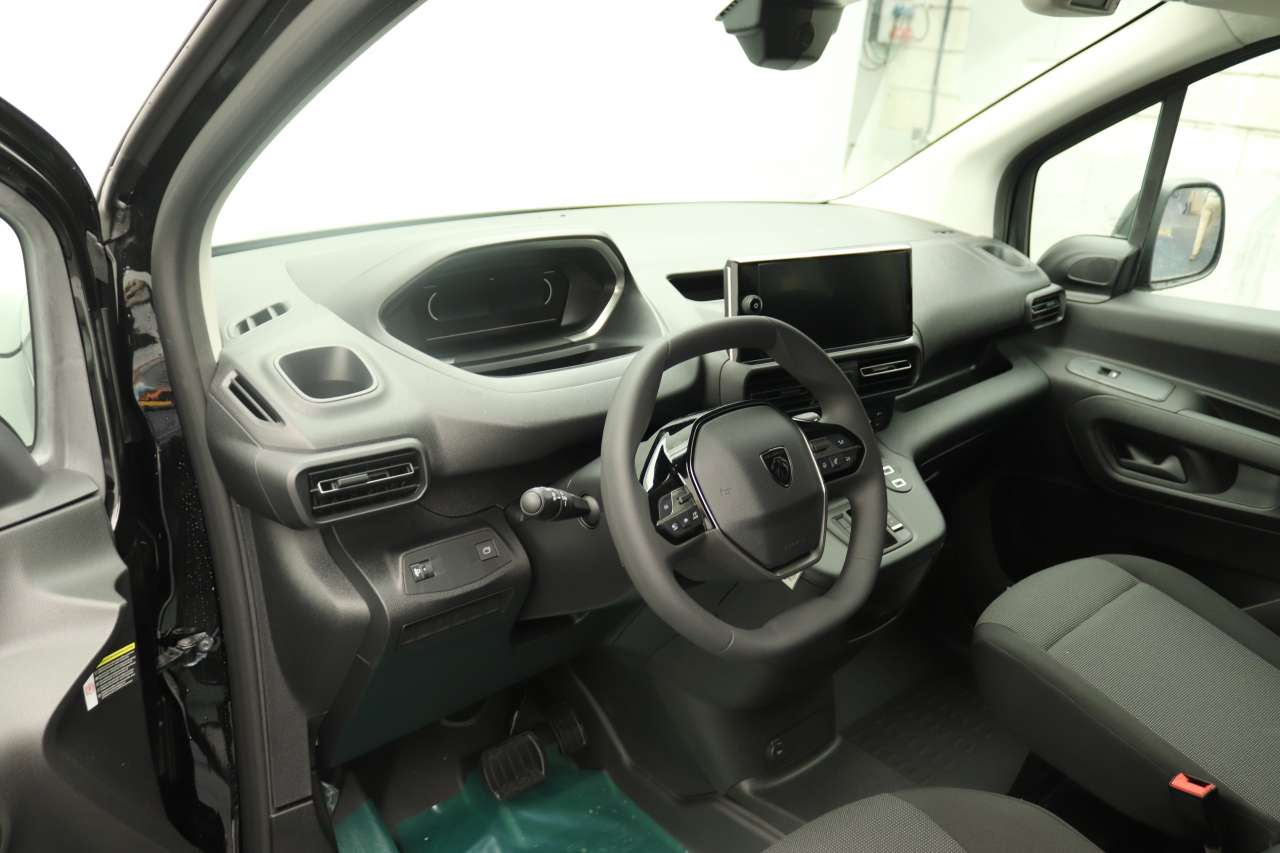 Peugeot Partner 1.5 BlueHDi 130 EAT8 L2 DC / 5 zit / L. vracht 100