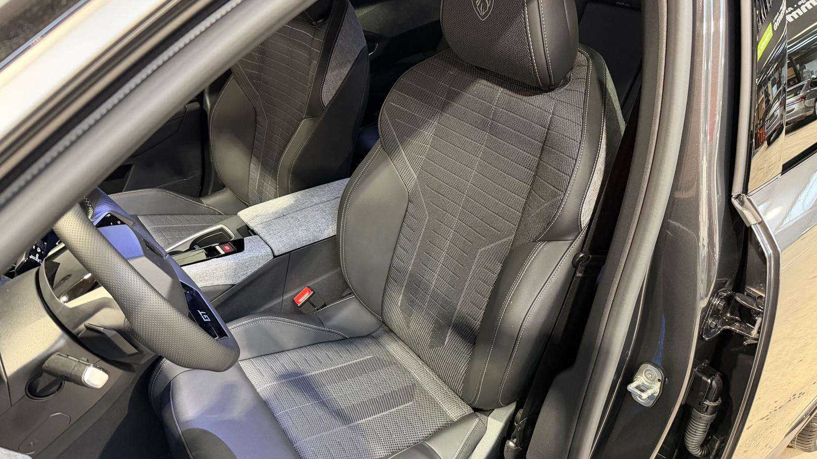 Peugeot 3008 1.2 Hybrid 145 GT-Line NIEUW - mild hybrid