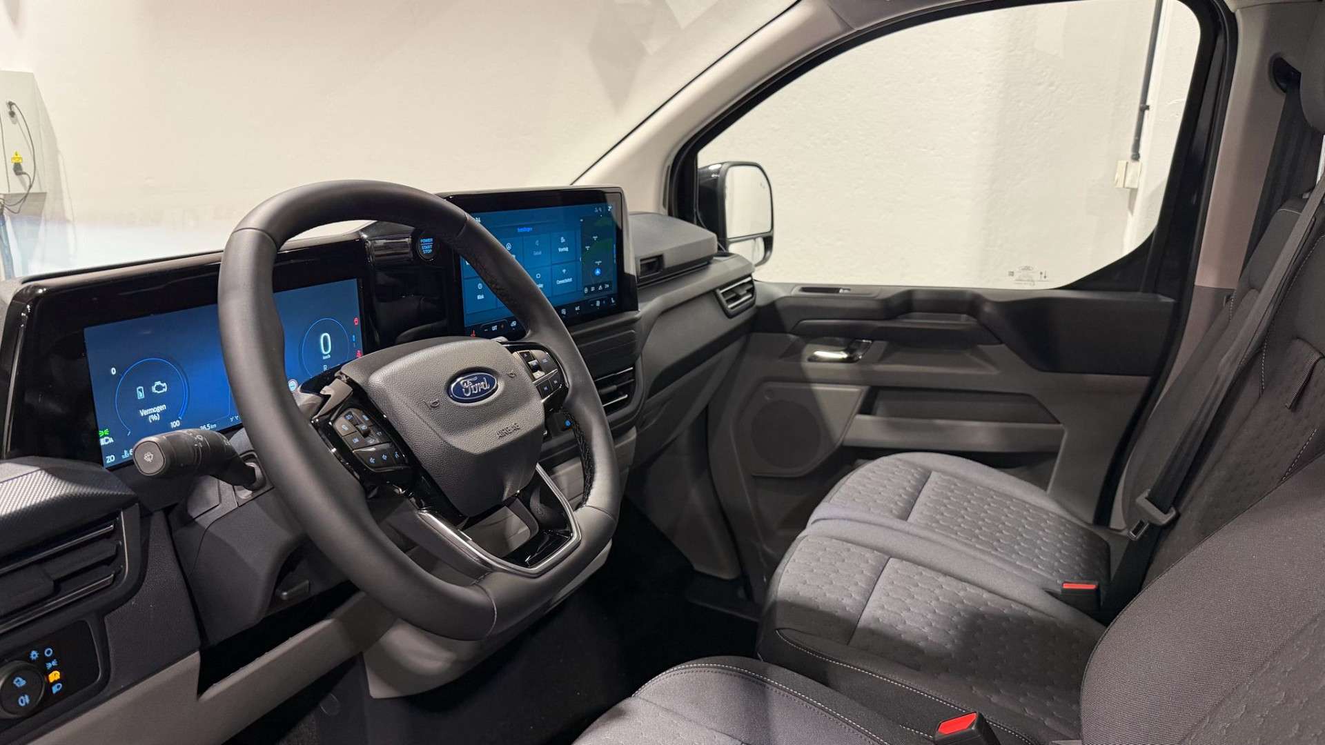 Ford Transit Custom 320 2.0 TDCI L2H1 Limited DC NIEUW ! 6-zit! 170 PK