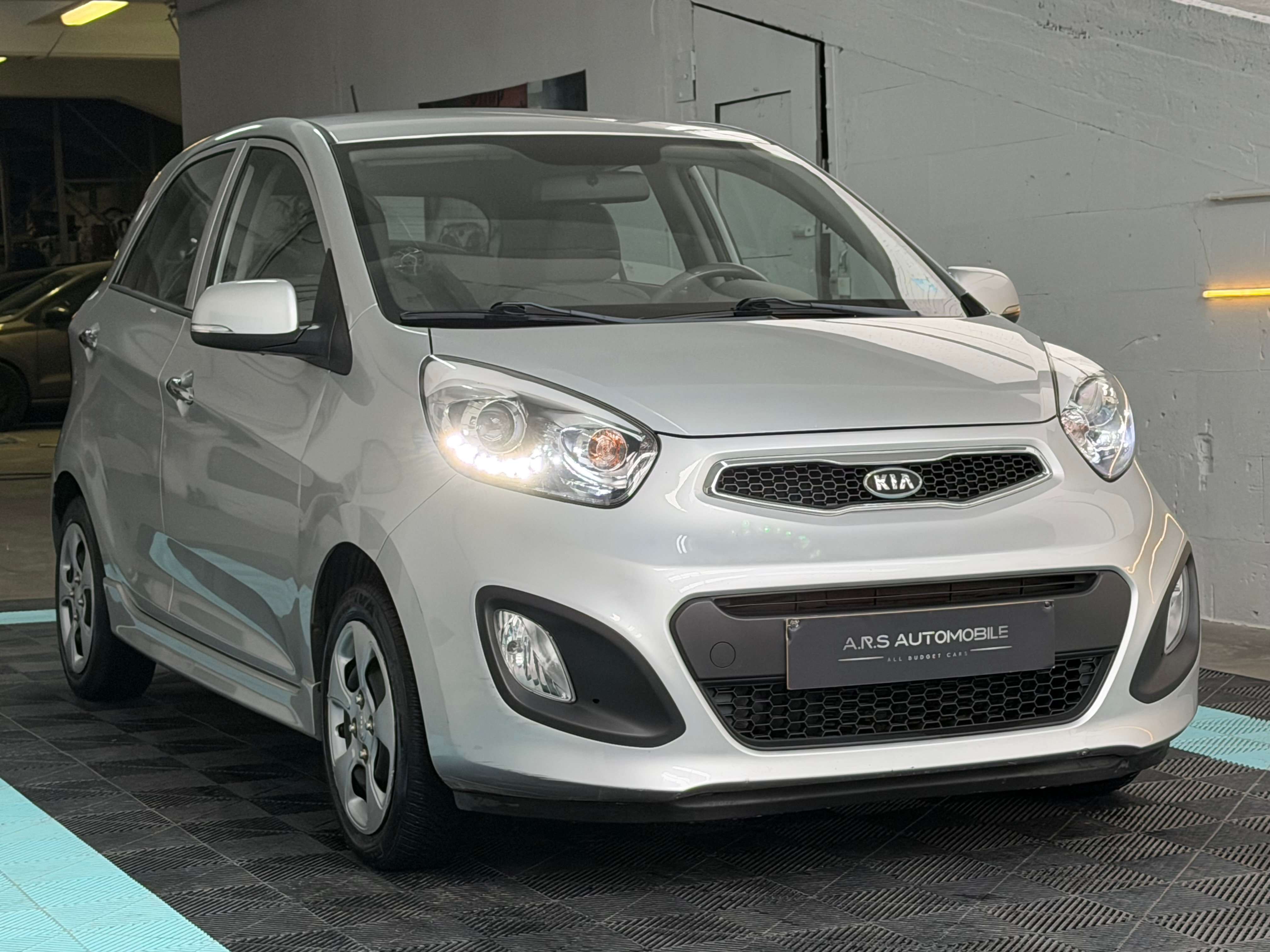 Kia Picanto 1.2i - Led - Airco - Superbe etat - Garantie 12m