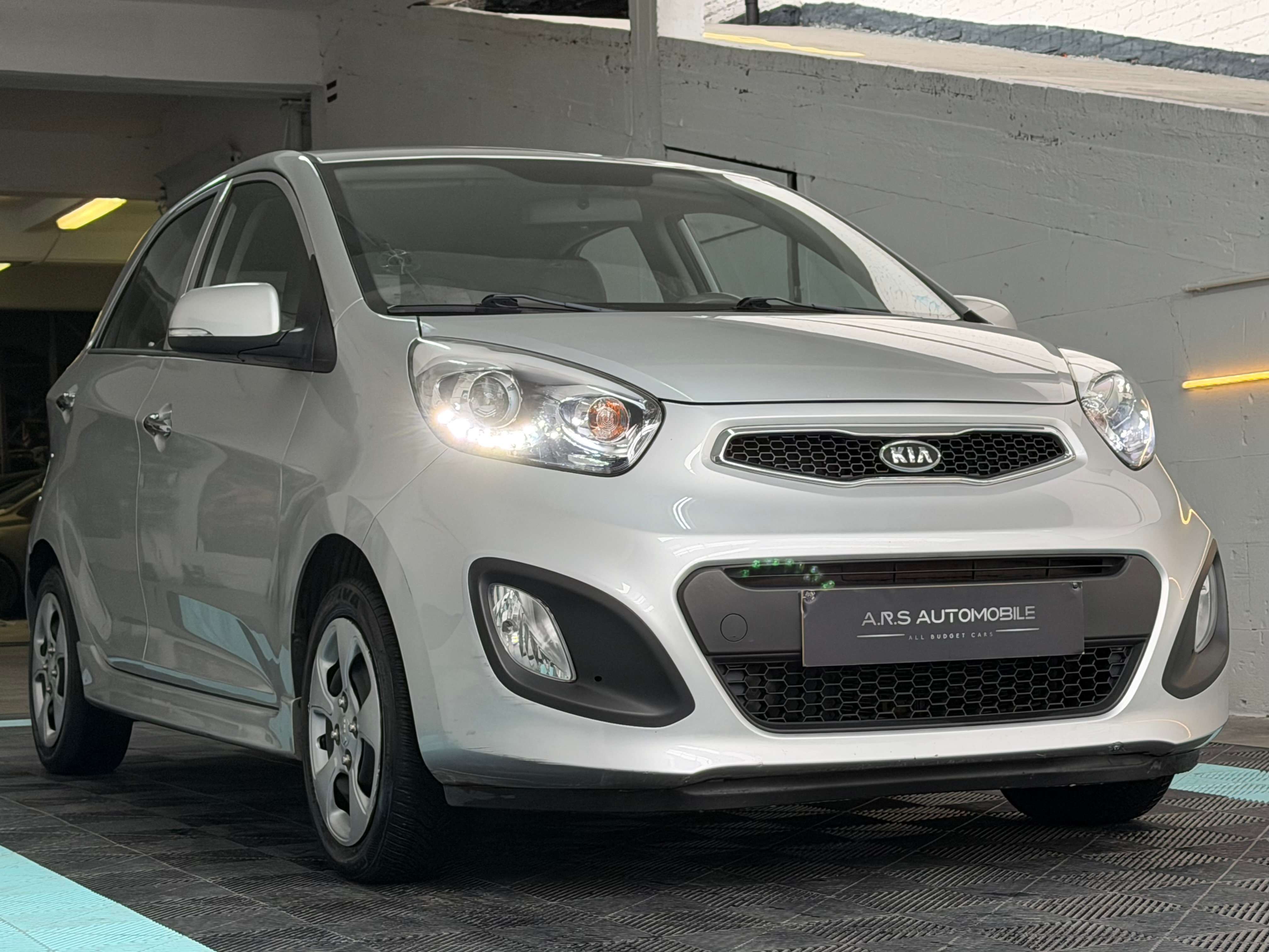 Kia Picanto 1.2i - Led - Airco - Superbe etat - Garantie 12m