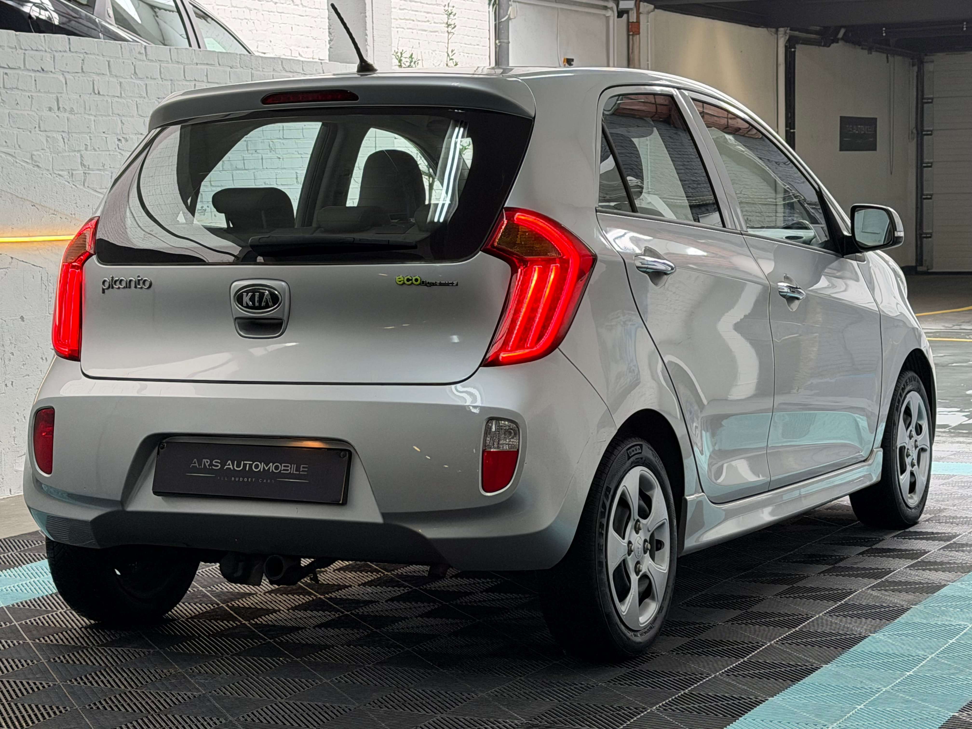 Kia Picanto 1.2i - Led - Airco - Superbe etat - Garantie 12m