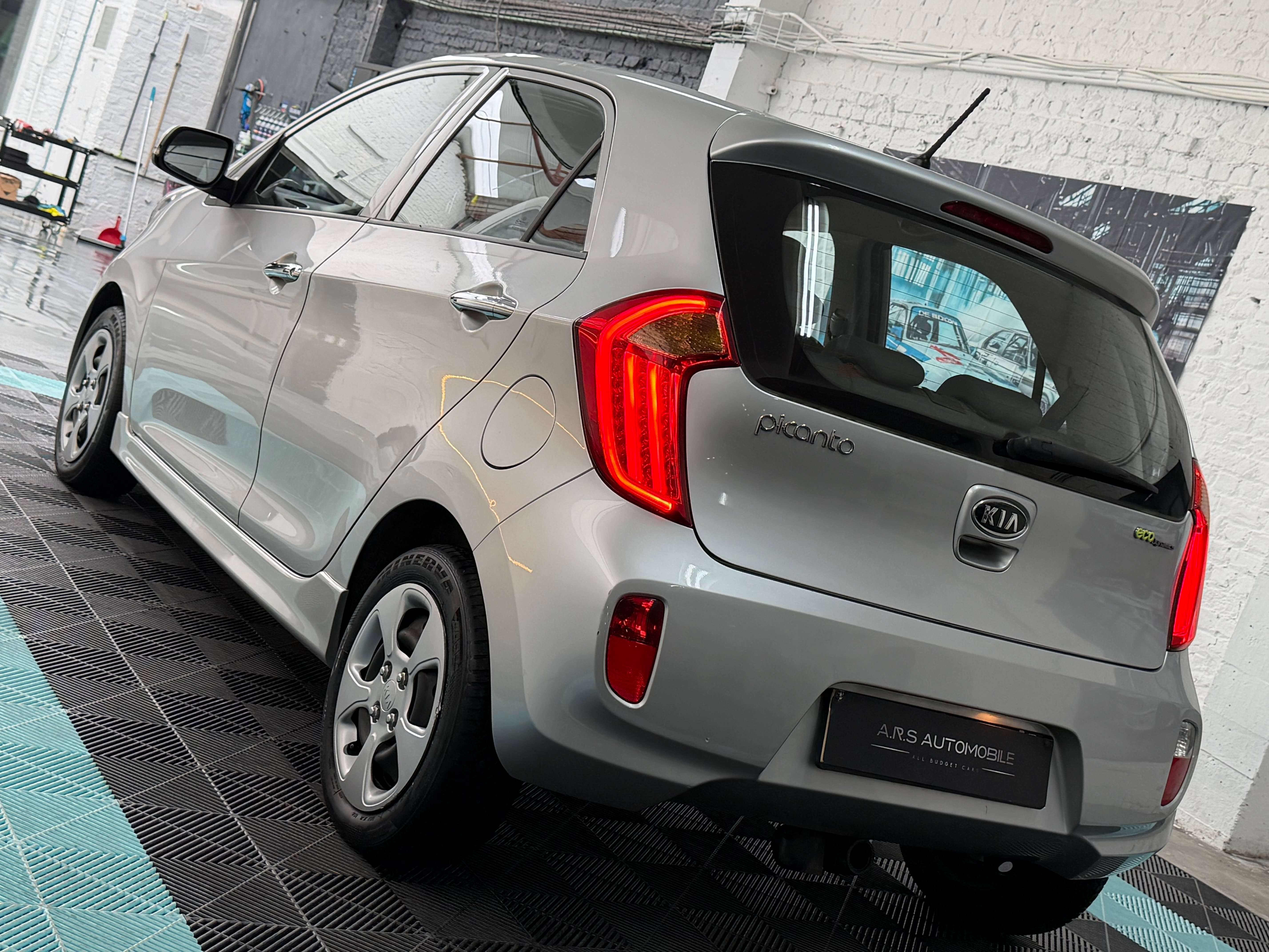 Kia Picanto 1.2i - Led - Airco - Superbe etat - Garantie 12m