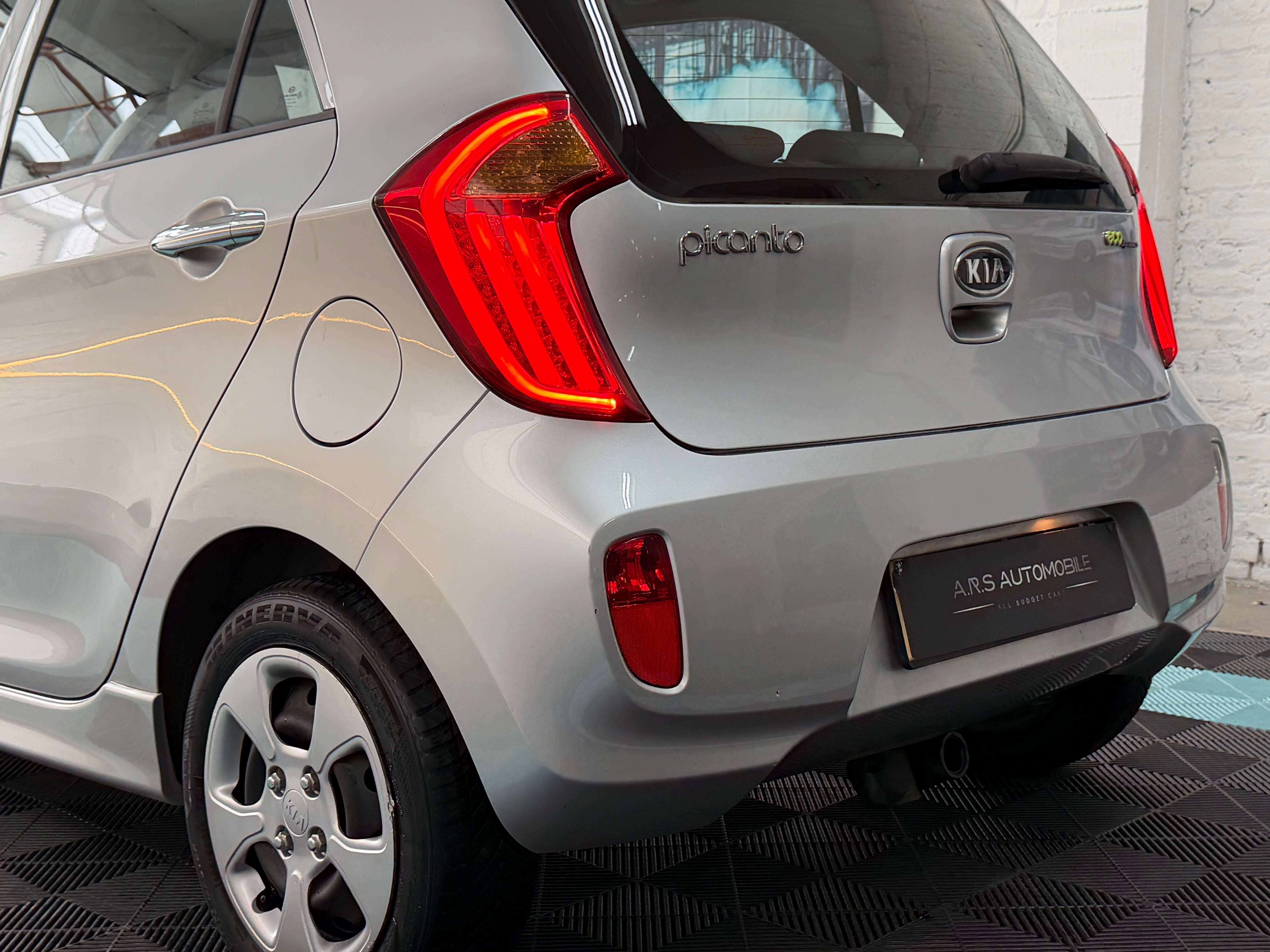 Kia Picanto 1.2i - Led - Airco - Superbe etat - Garantie 12m