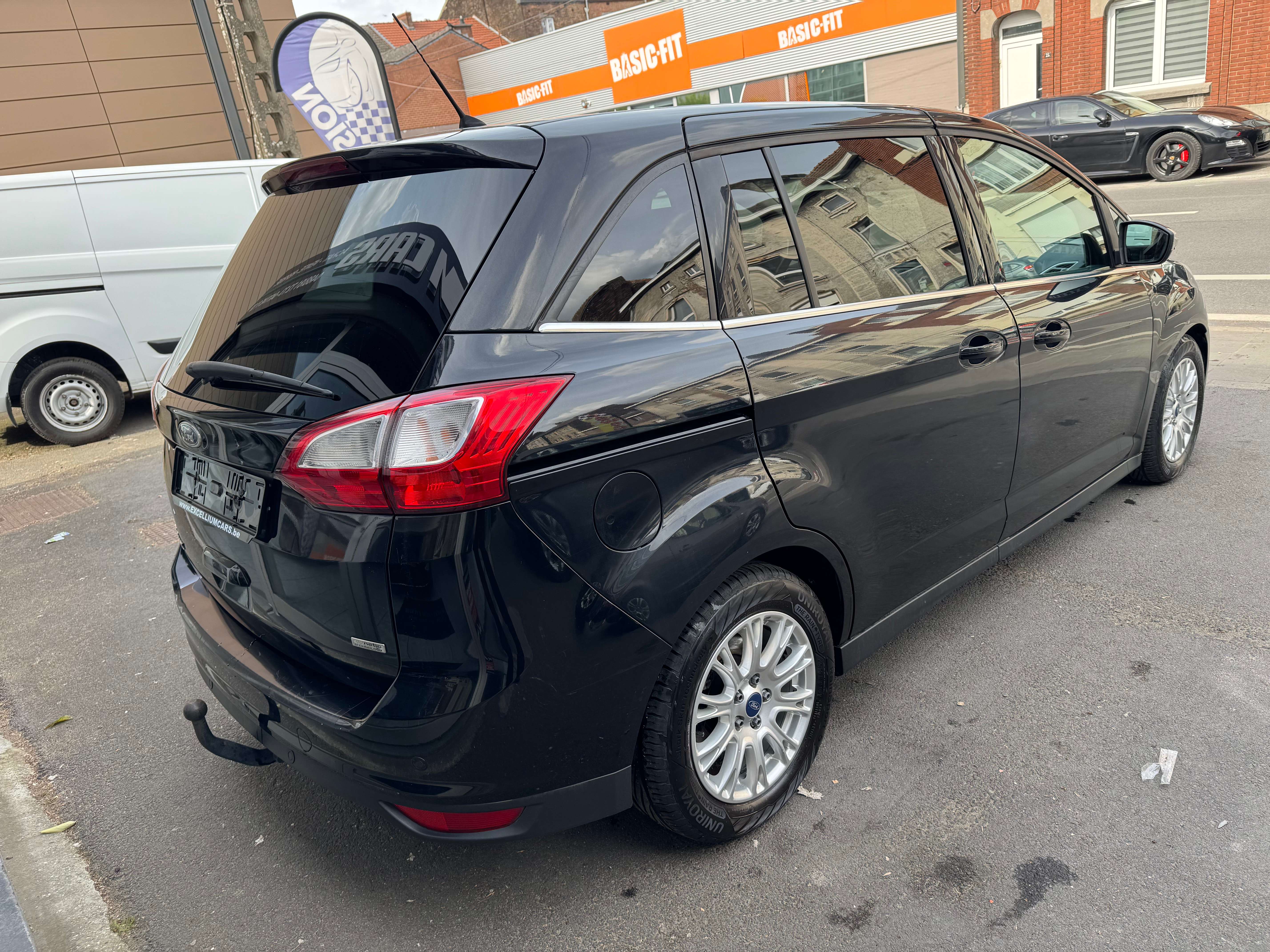 Ford Grand C-Max 1.6 TDCi Titanium Start-Stop Gps Cuir Jante Power Attache Remorque Sieges Chauffant Airco Carnet Garantie